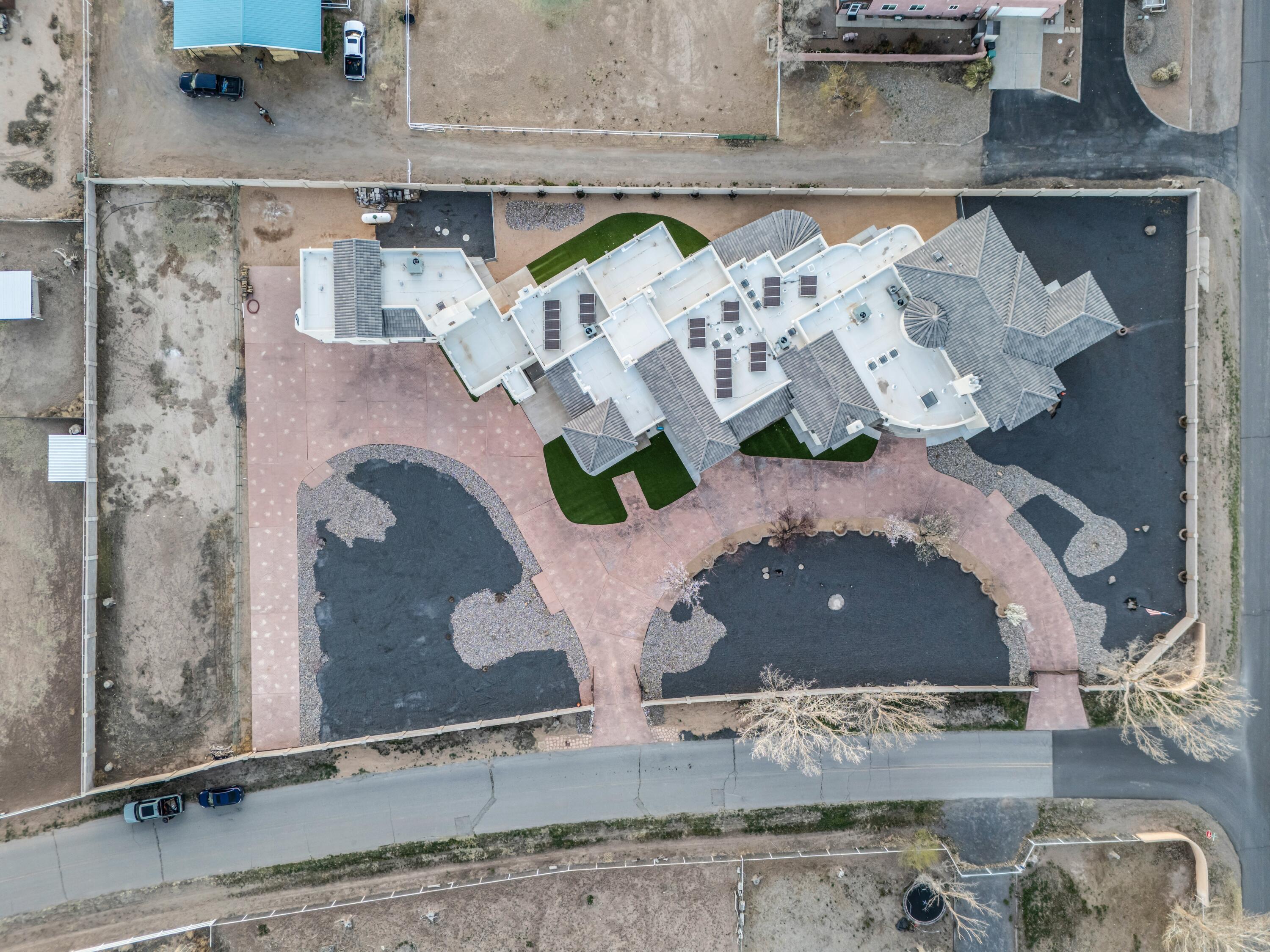Photo 16 — 800 Salida Sandia SW