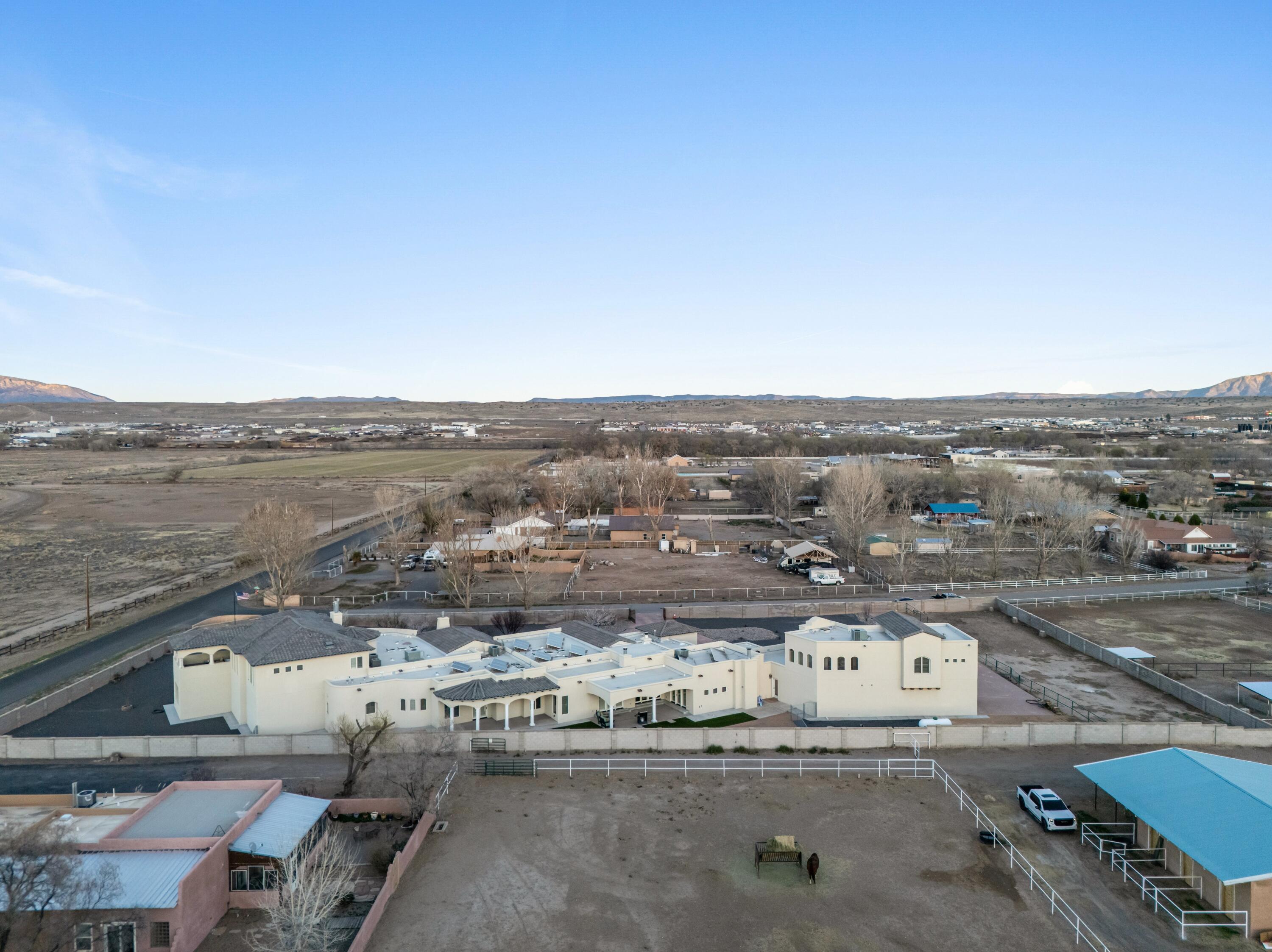 Photo 14 — 800 Salida Sandia SW