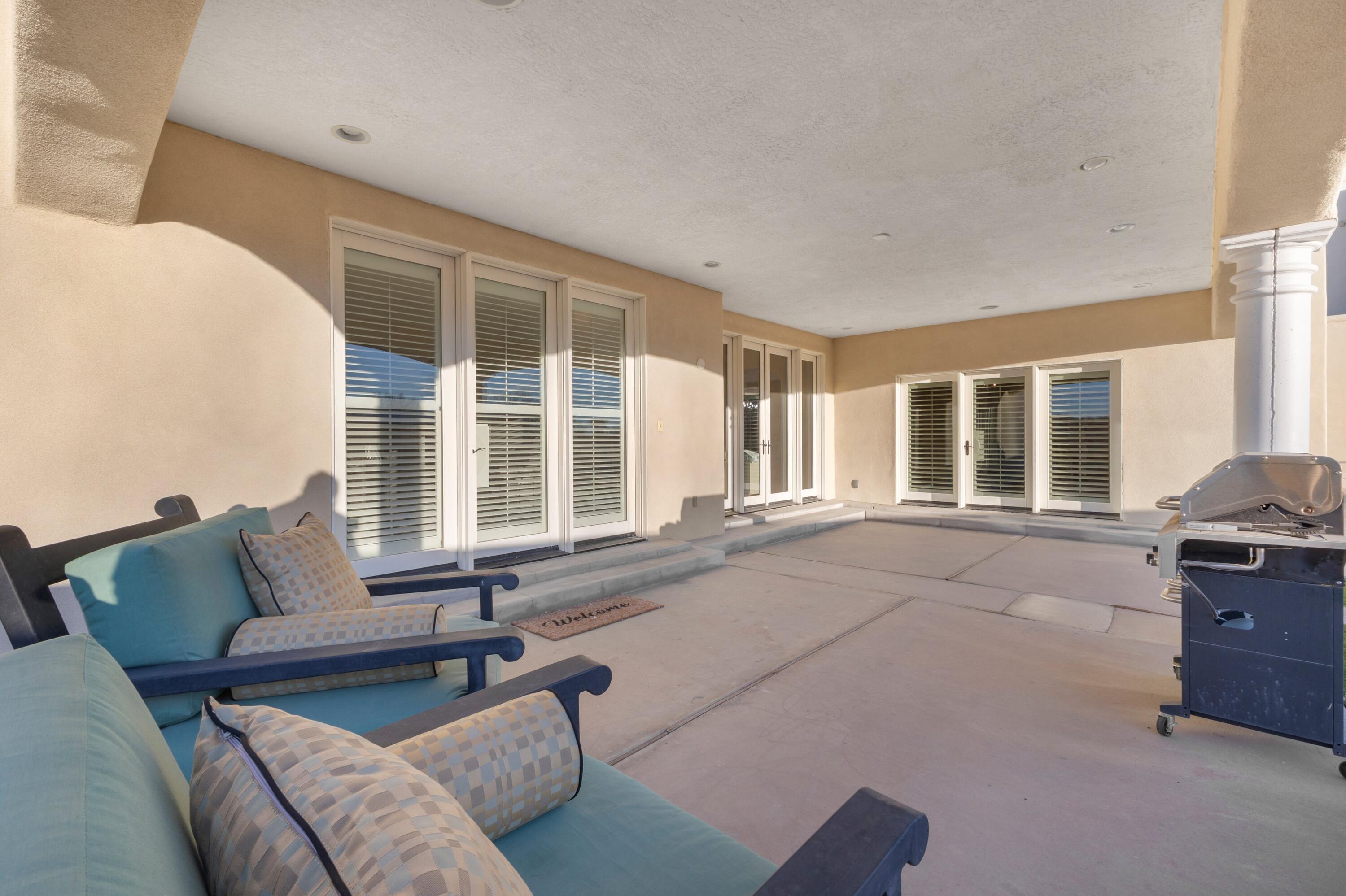 Photo 9 — 800 Salida Sandia SW