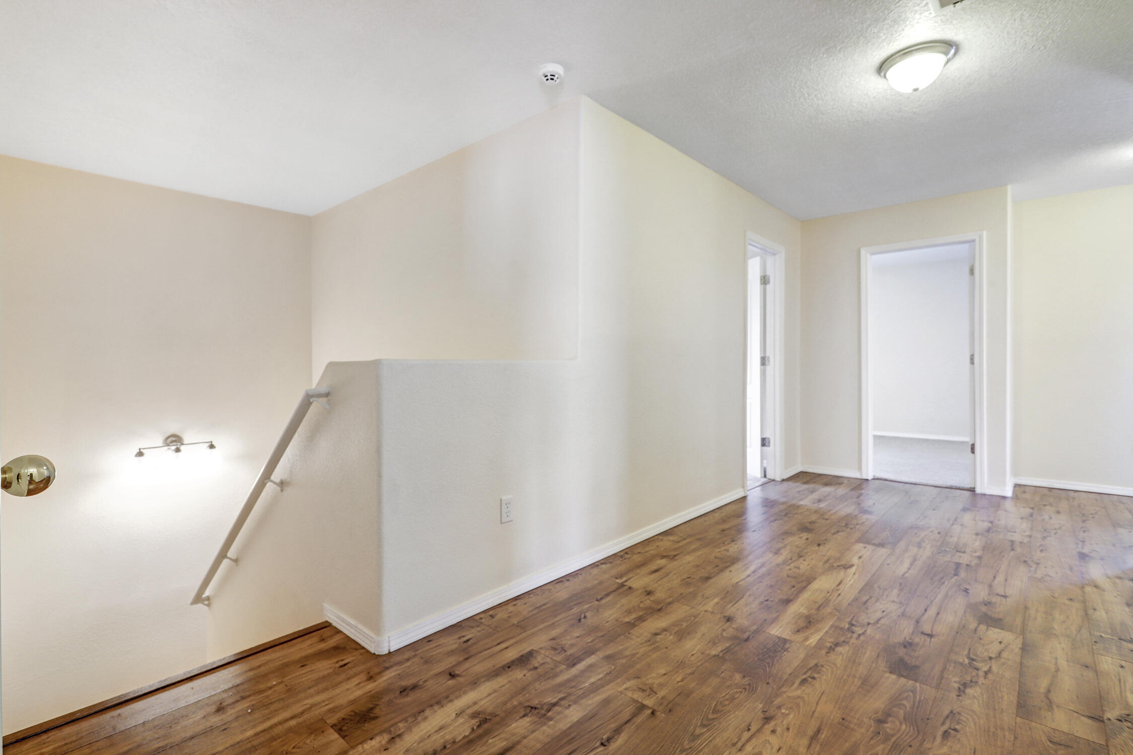 Photo 10 — 5724 Sandoval Drive NE