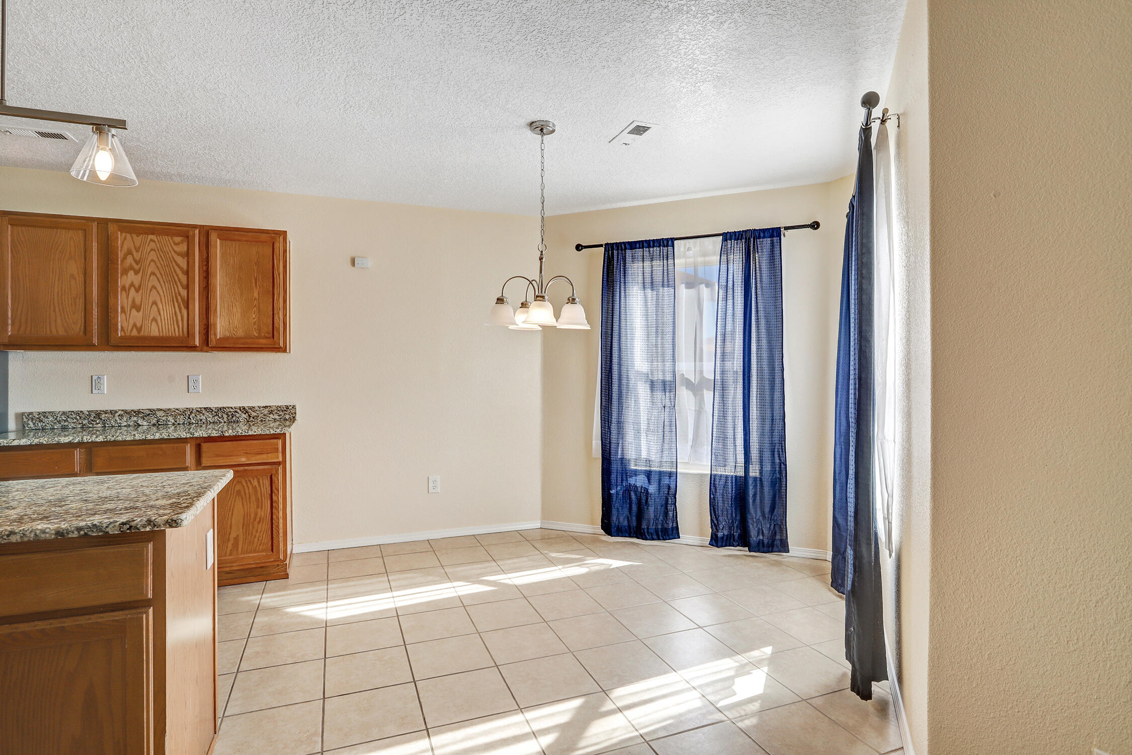 Photo 19 — 5724 Sandoval Drive NE
