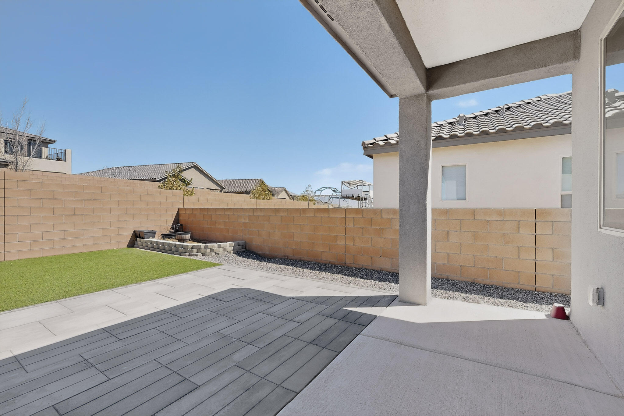 Photo 18 — 889 Tazanita Loop SE