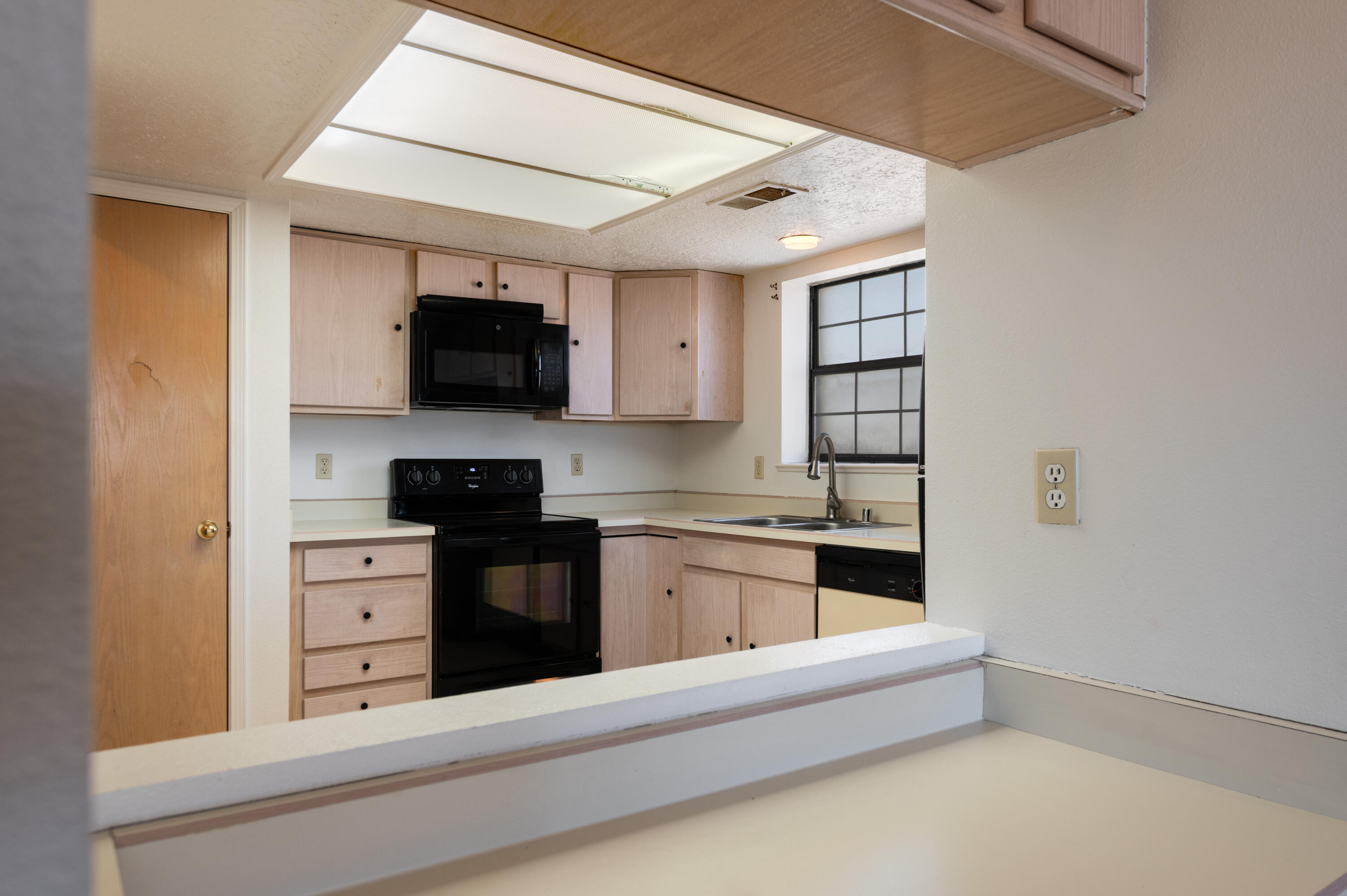 Photo 6 — 833 Country Club Drive SE APT 2A