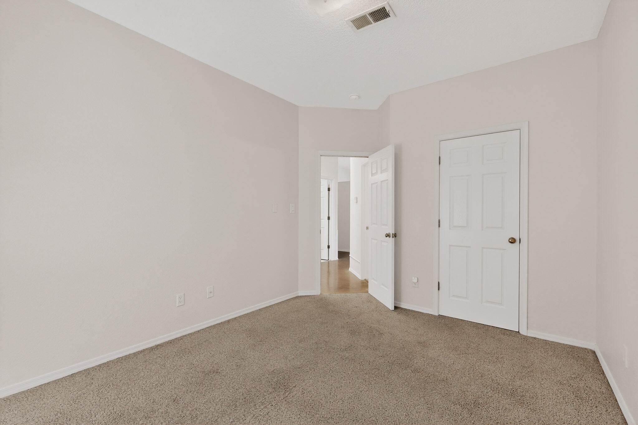 Photo 19 — 8408 San Tesoro Street NE