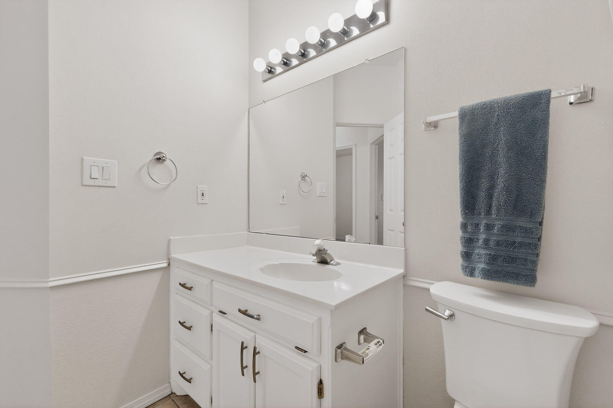 Photo 16 — 8408 San Tesoro Street NE