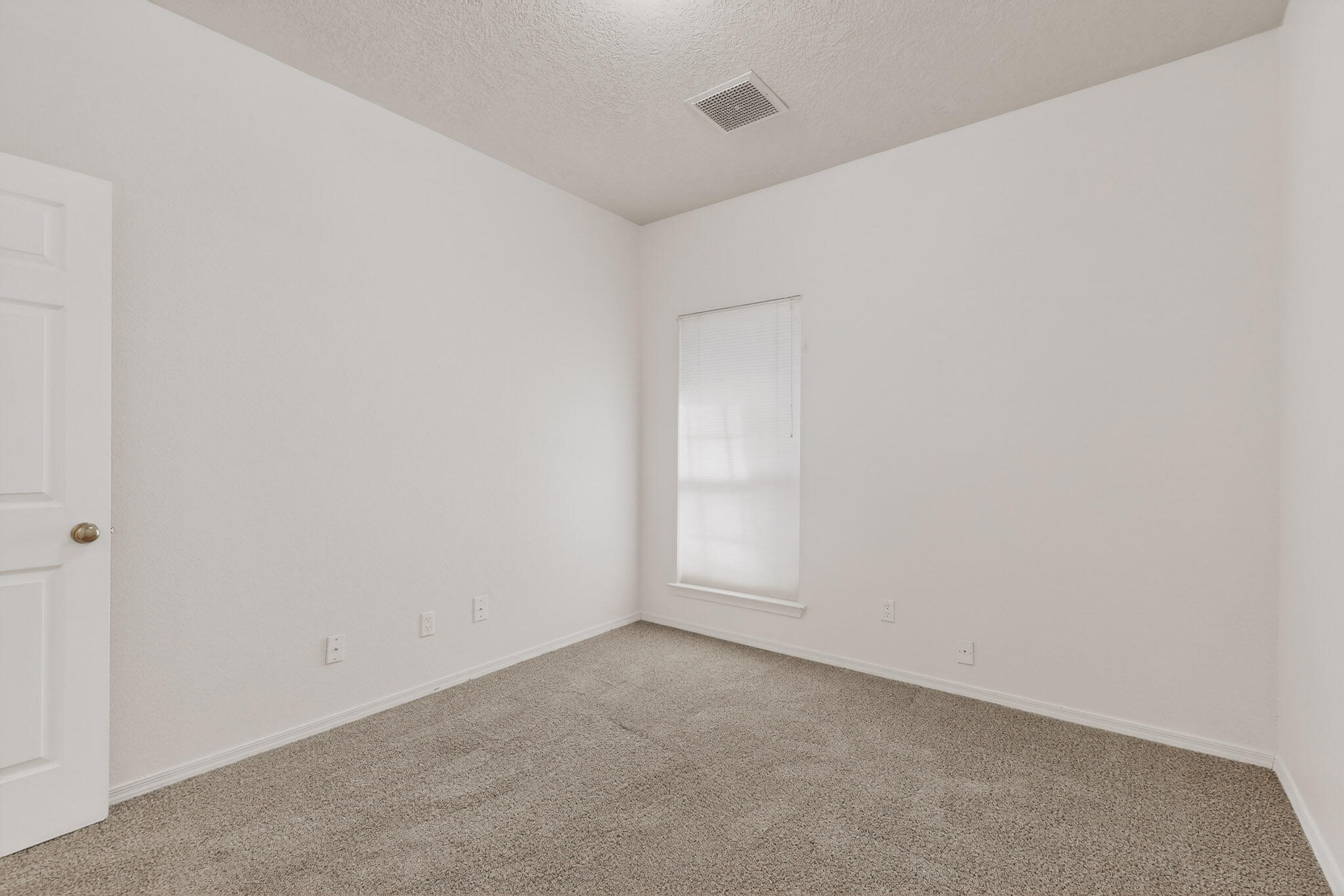 Photo 13 — 8408 San Tesoro Street NE
