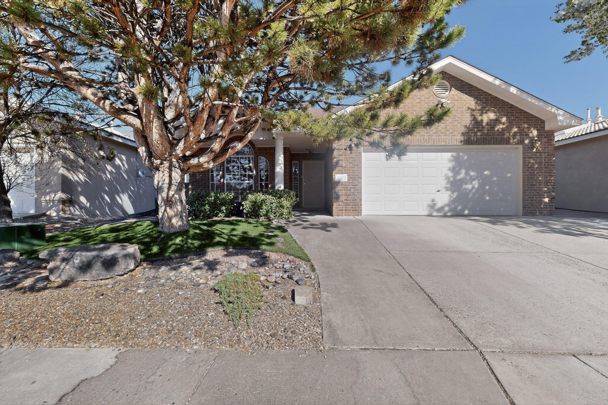 Photo 3 — 8408 San Tesoro Street NE