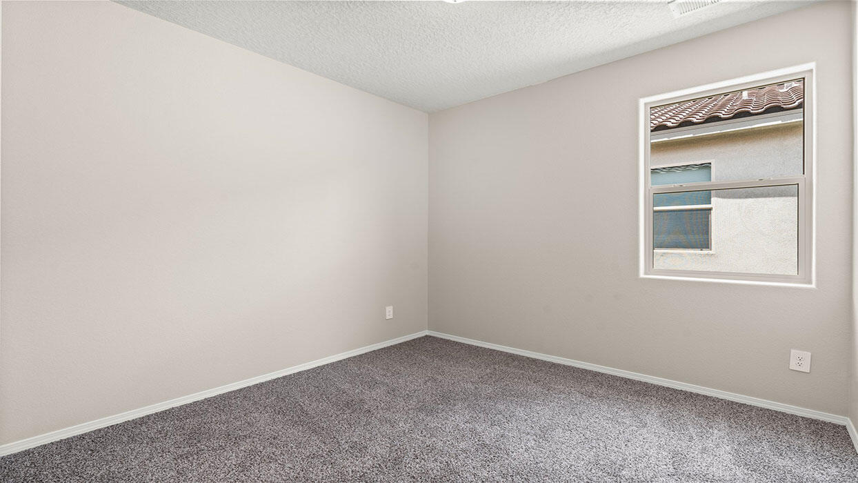 Photo 5 — 3304 Dijamant Loop SE