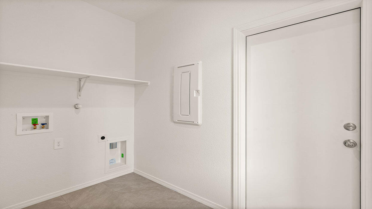 Photo 10 — 3304 Dijamant Loop SE