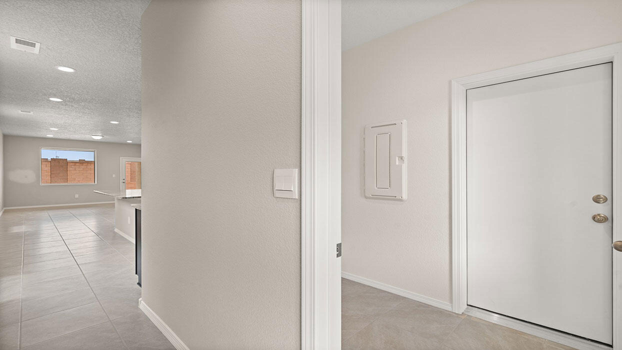 Photo 11 — 3304 Dijamant Loop SE