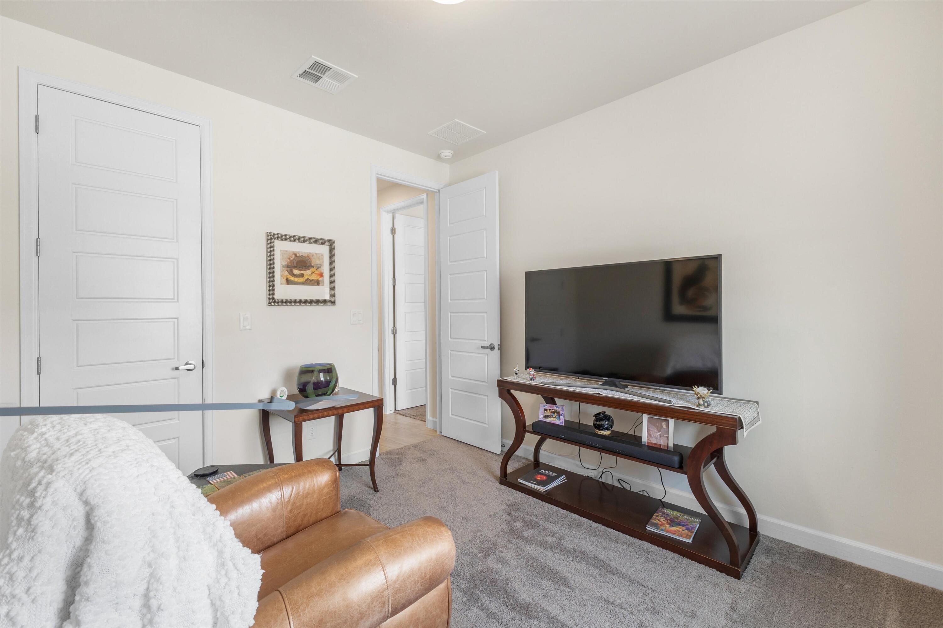 Photo 18 — 143 Suez Road NE