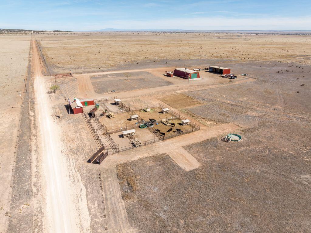99 Pauline Road, McIntosh, NM 87032