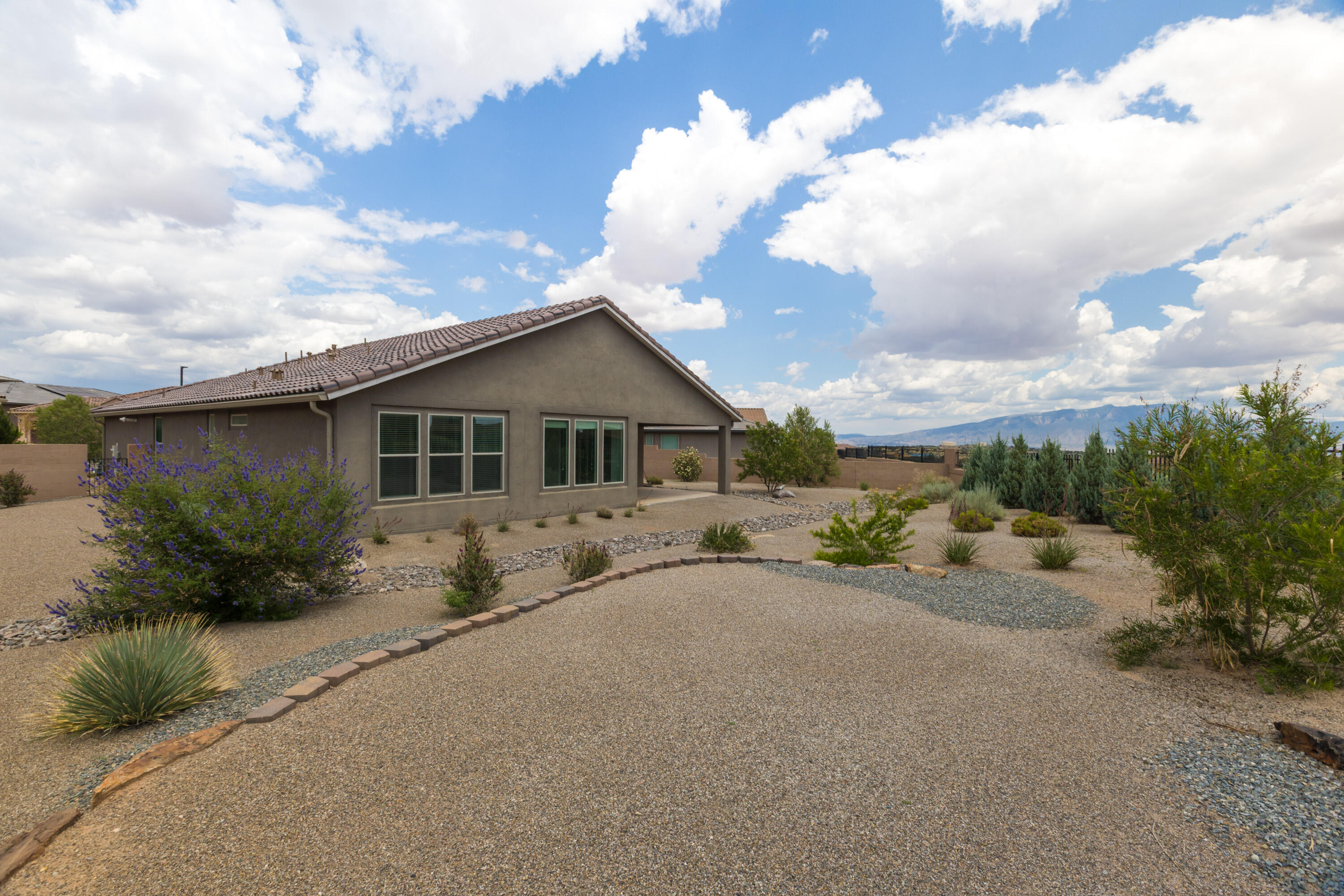 Photo 12 — 2729 Kings Canyon Loop NE