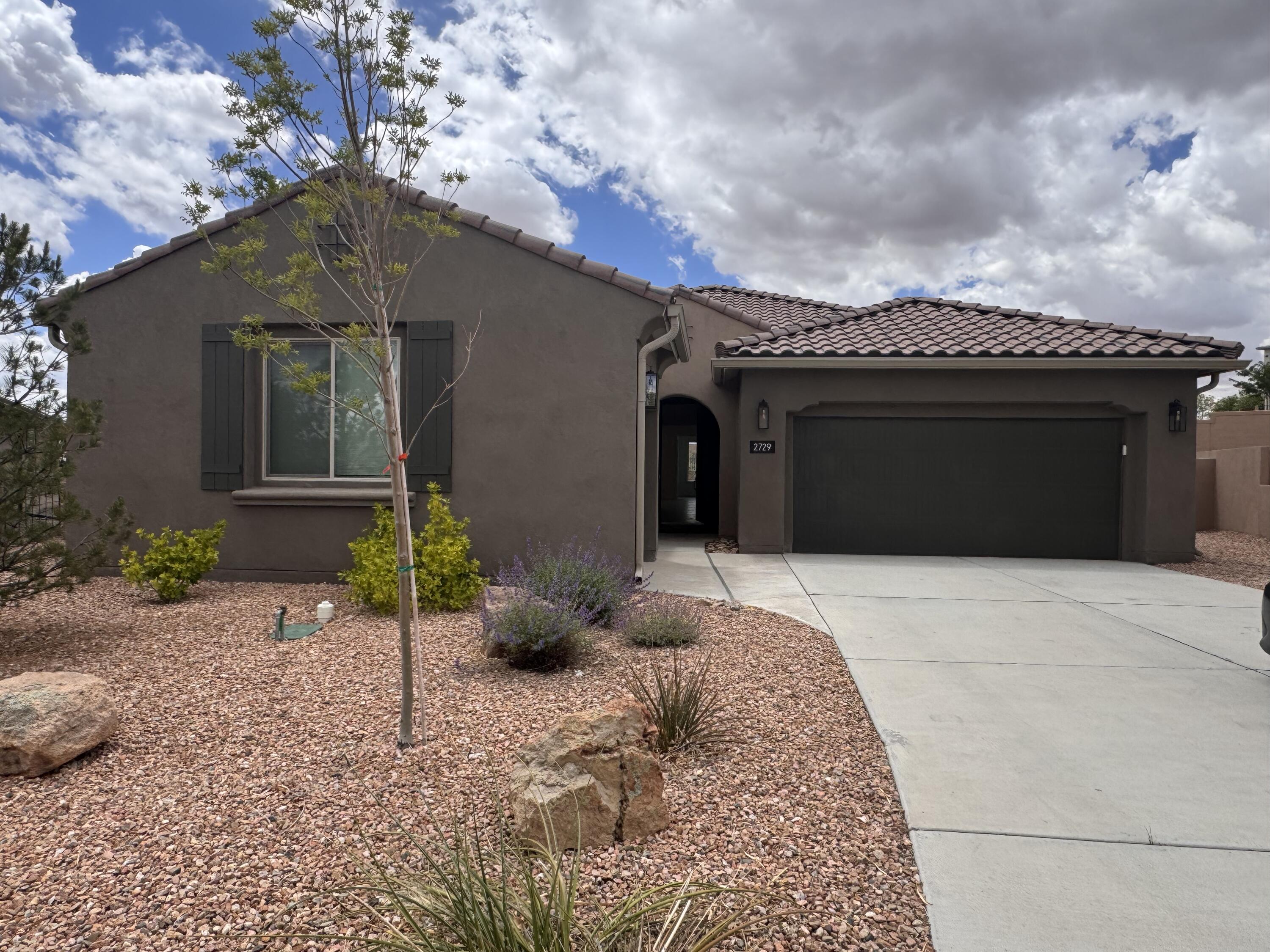Photo 5 — 2729 Kings Canyon Loop NE