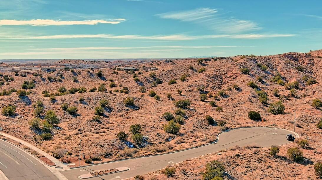 Photo 13 — 2305 Desert Marigold Road NE