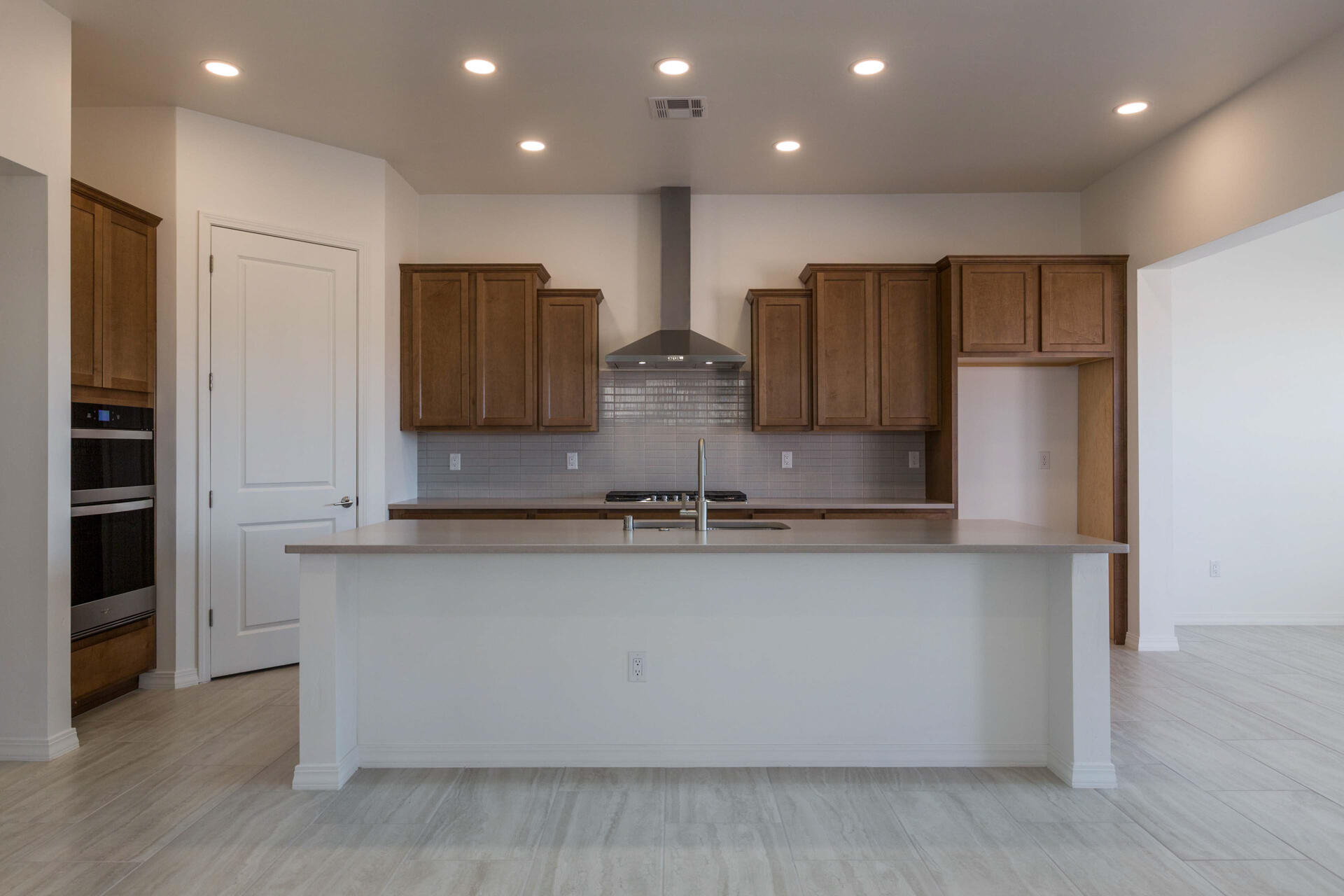 Photo 10 — 6925 Archer Road NE