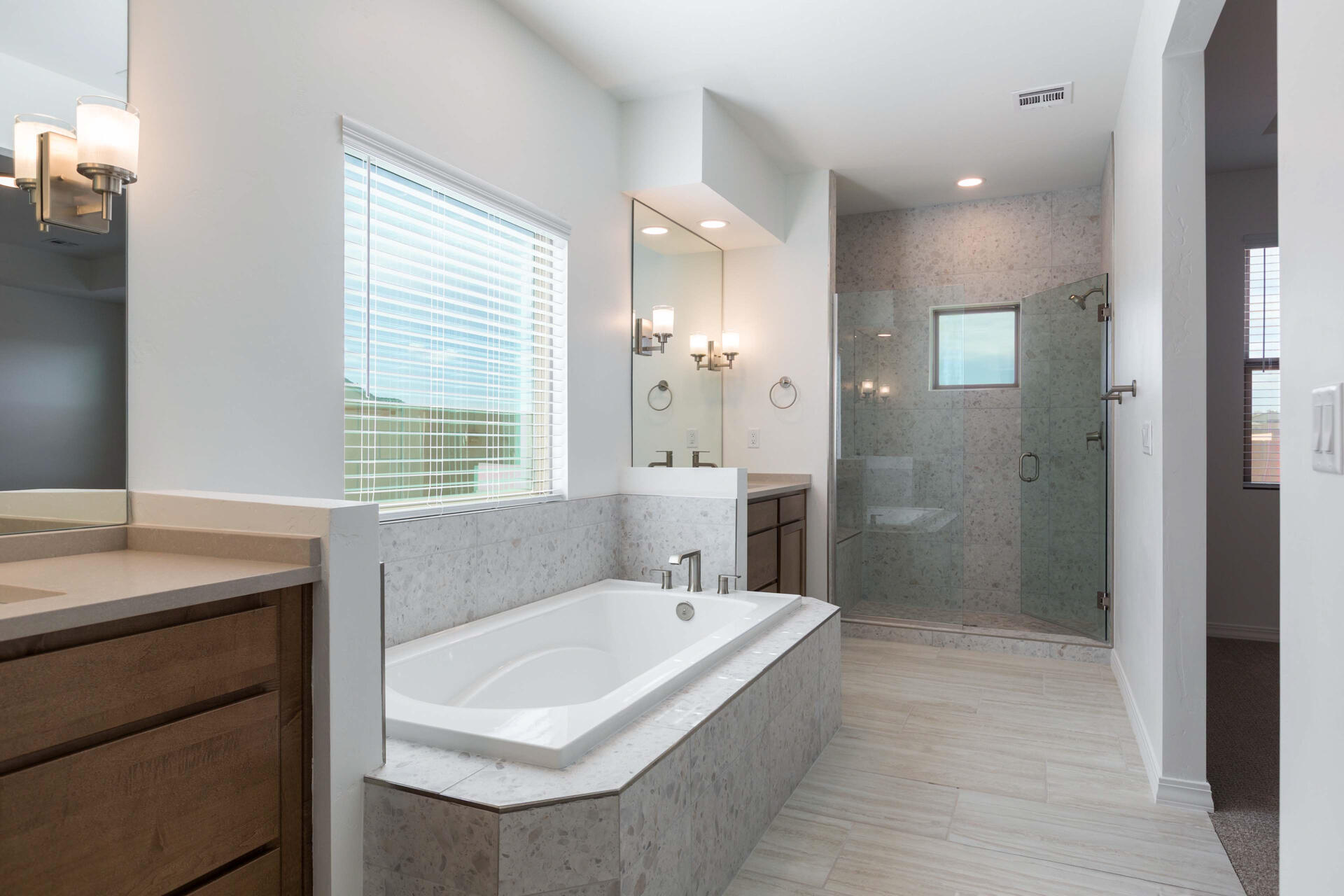 Photo 16 — 6925 Archer Road NE
