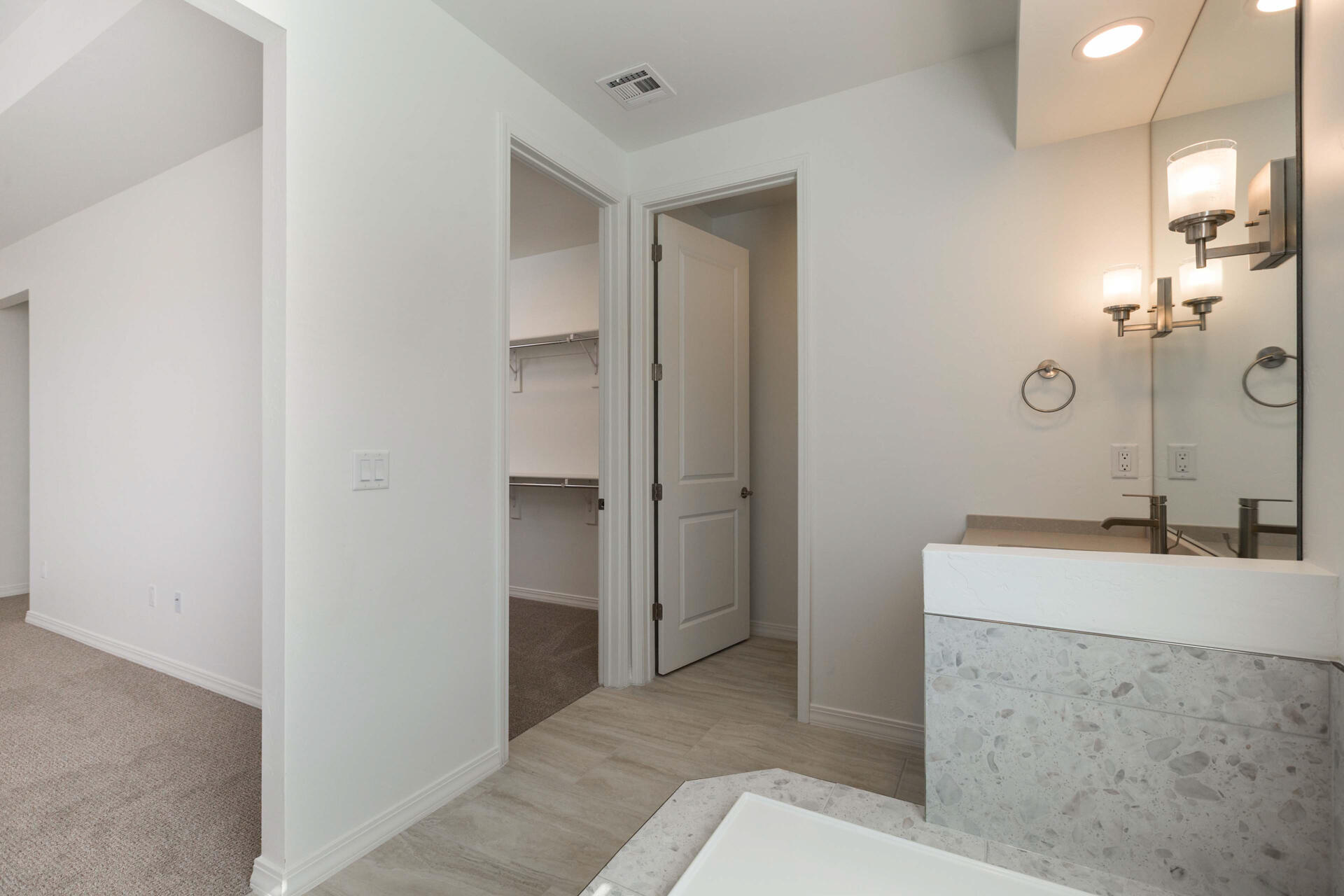 Photo 17 — 6925 Archer Road NE