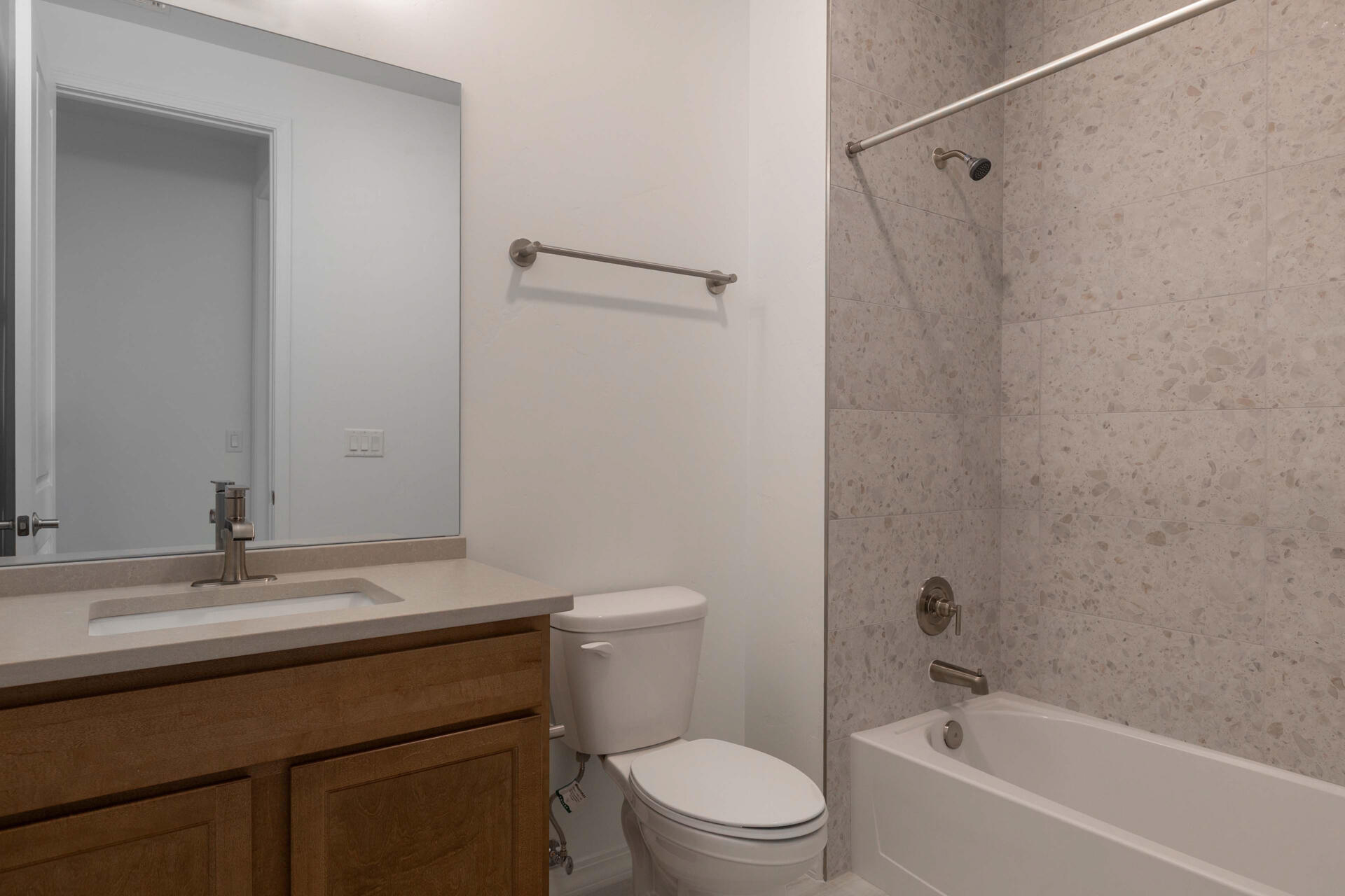 Photo 5 — 6925 Archer Road NE