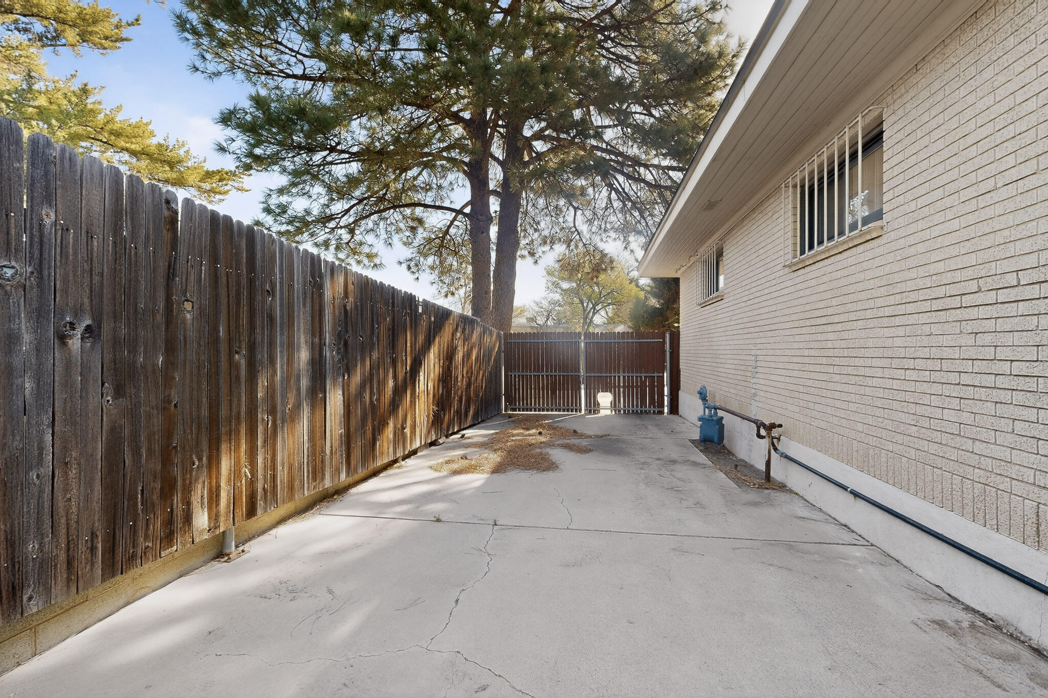 Photo 6 — 525 Sierra Drive SE