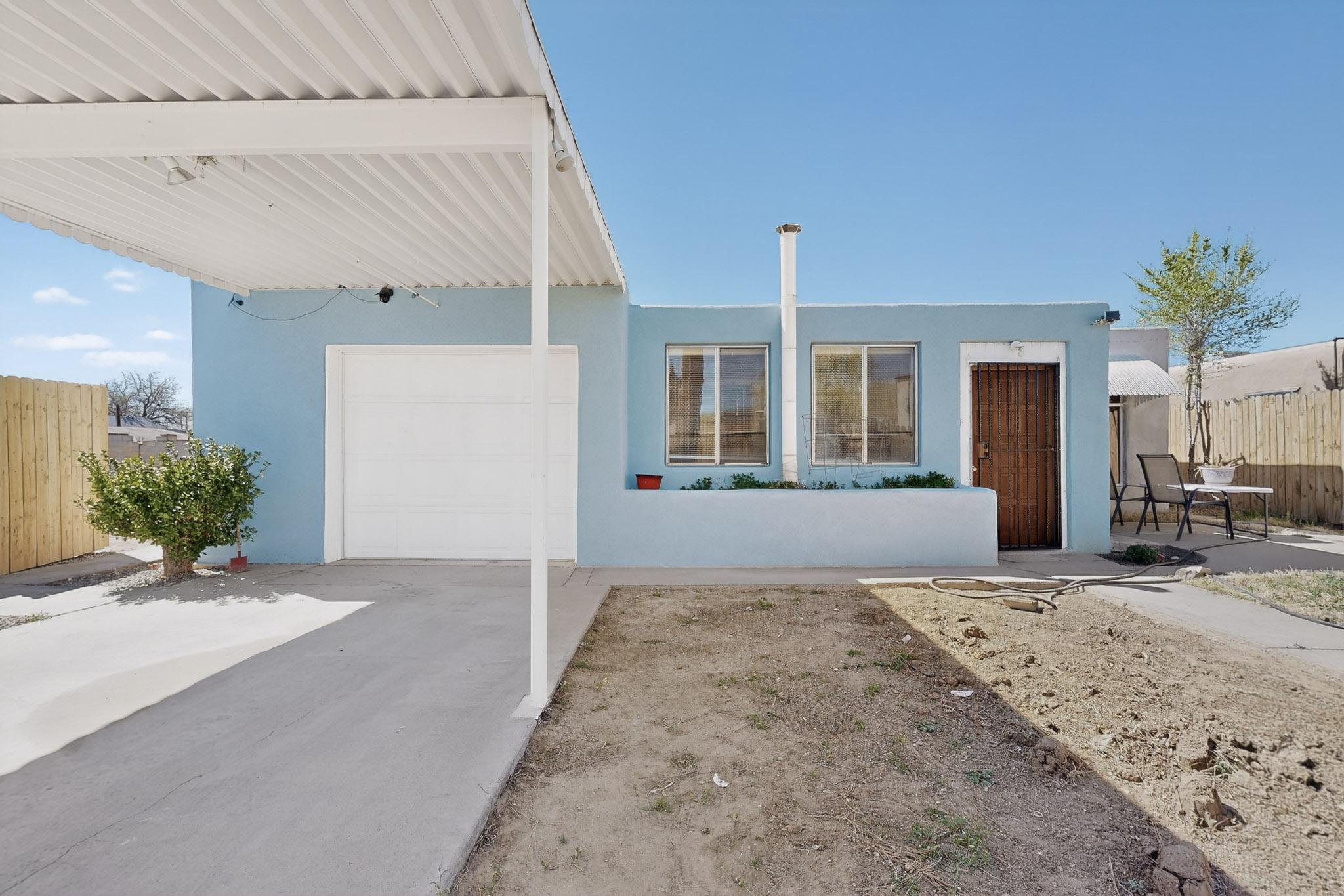 123 Charleston Street SE, Albuquerque, NM 87108