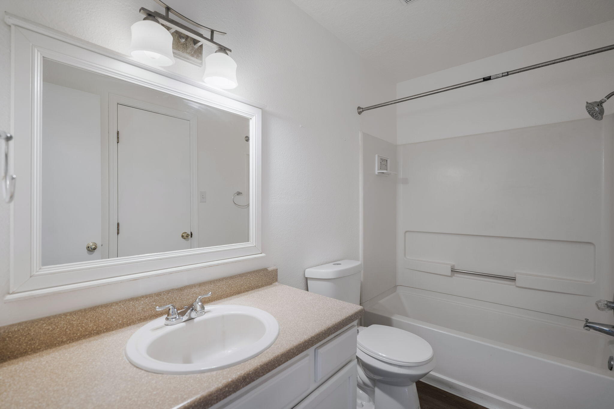 Photo 13 — 6701 Lamar Avenue NW