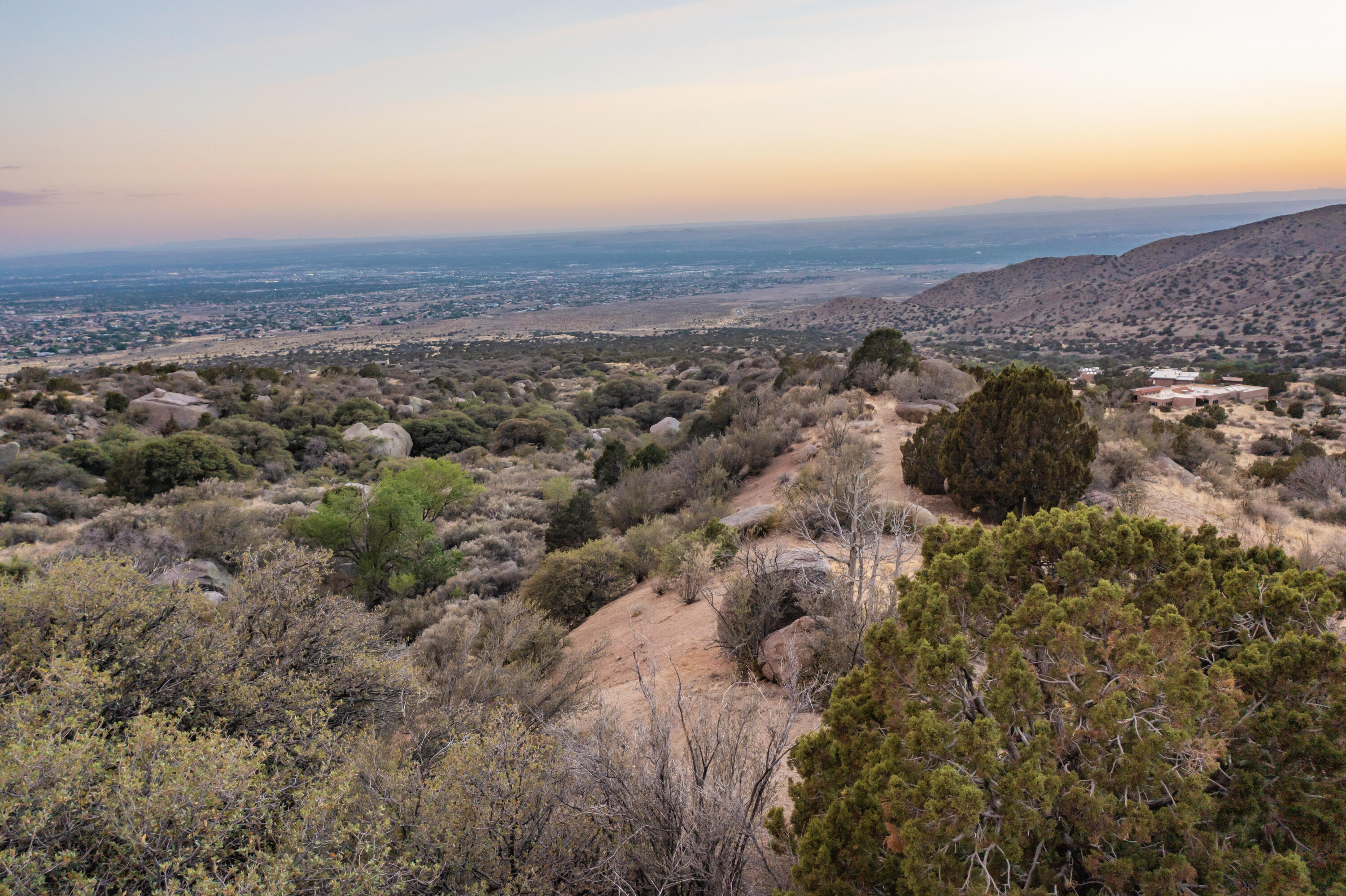 Photo 18 — 9 La Luz Trail NE