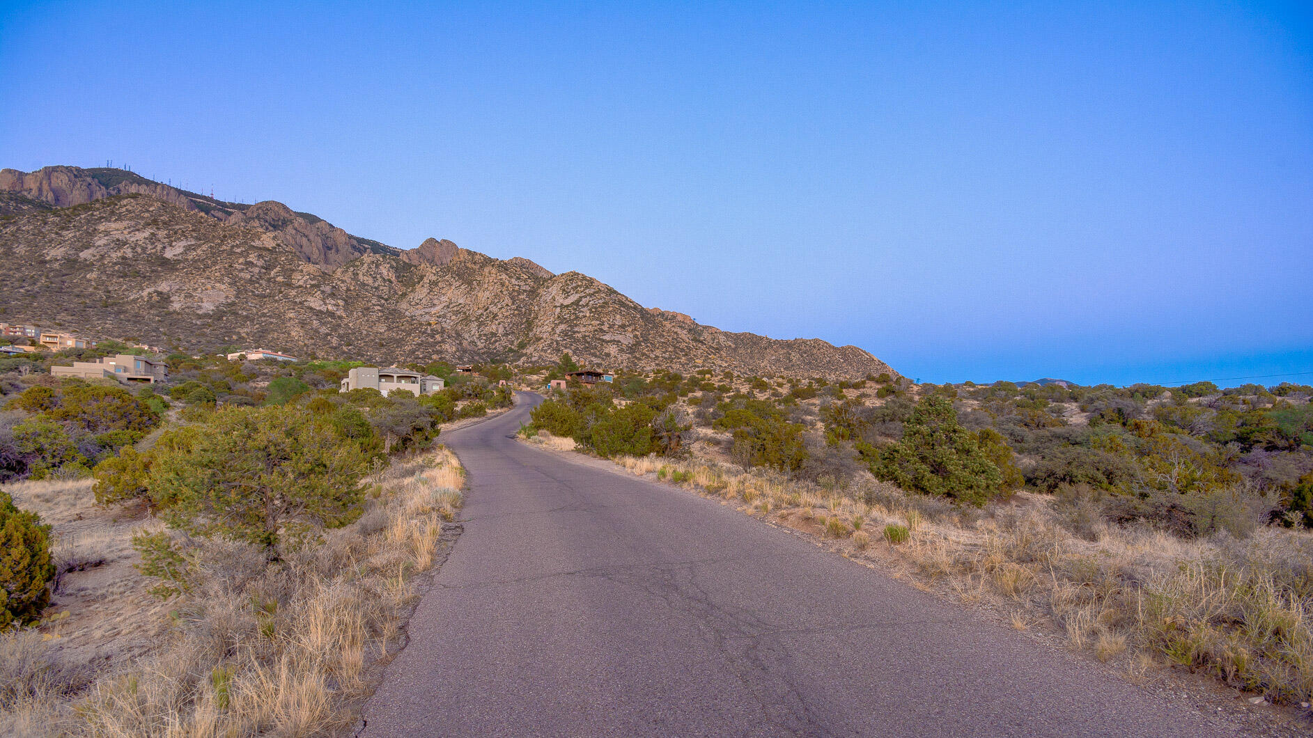 Photo 11 — 9 La Luz Trail NE