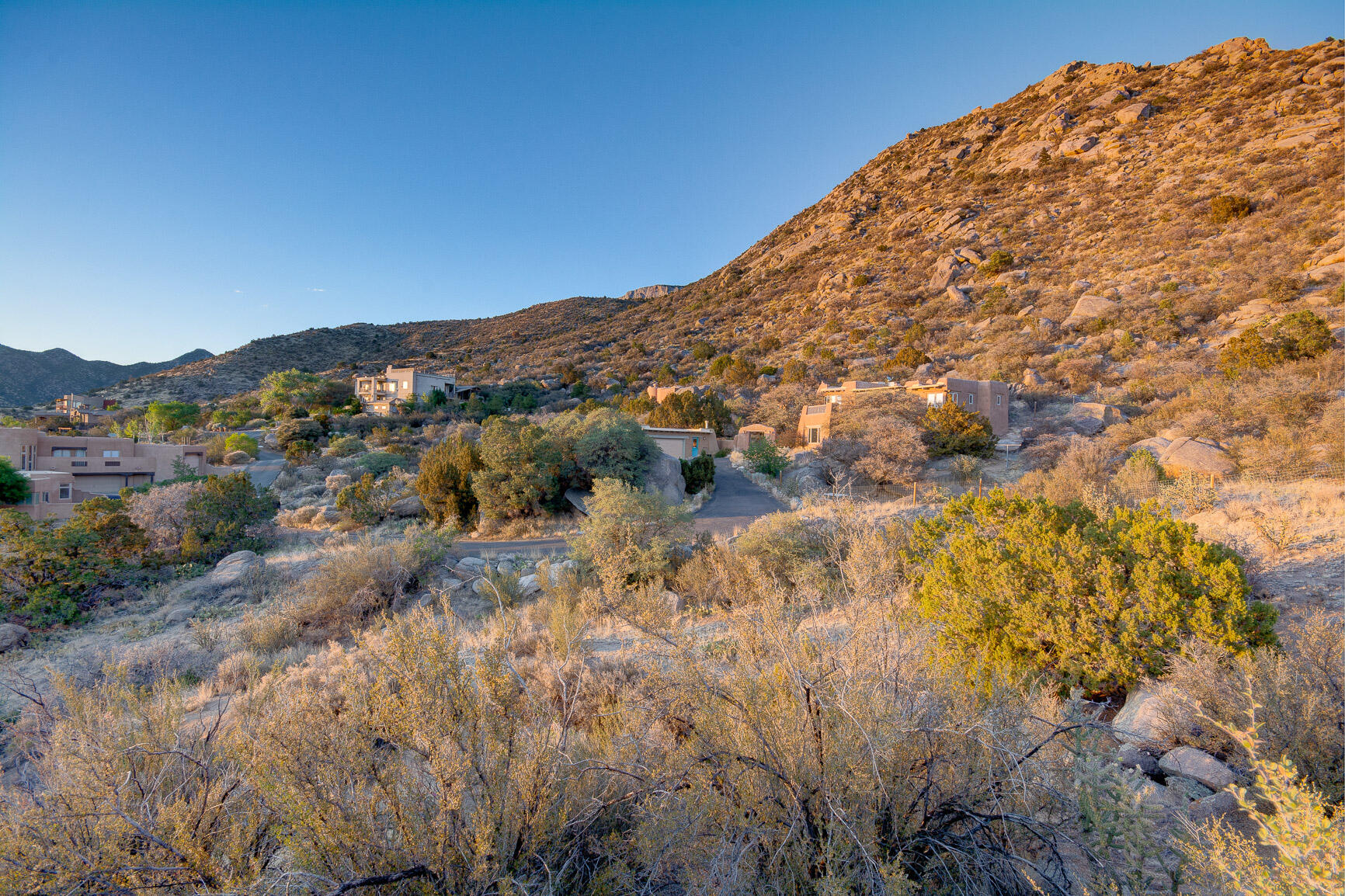 Photo 8 — 9 La Luz Trail NE