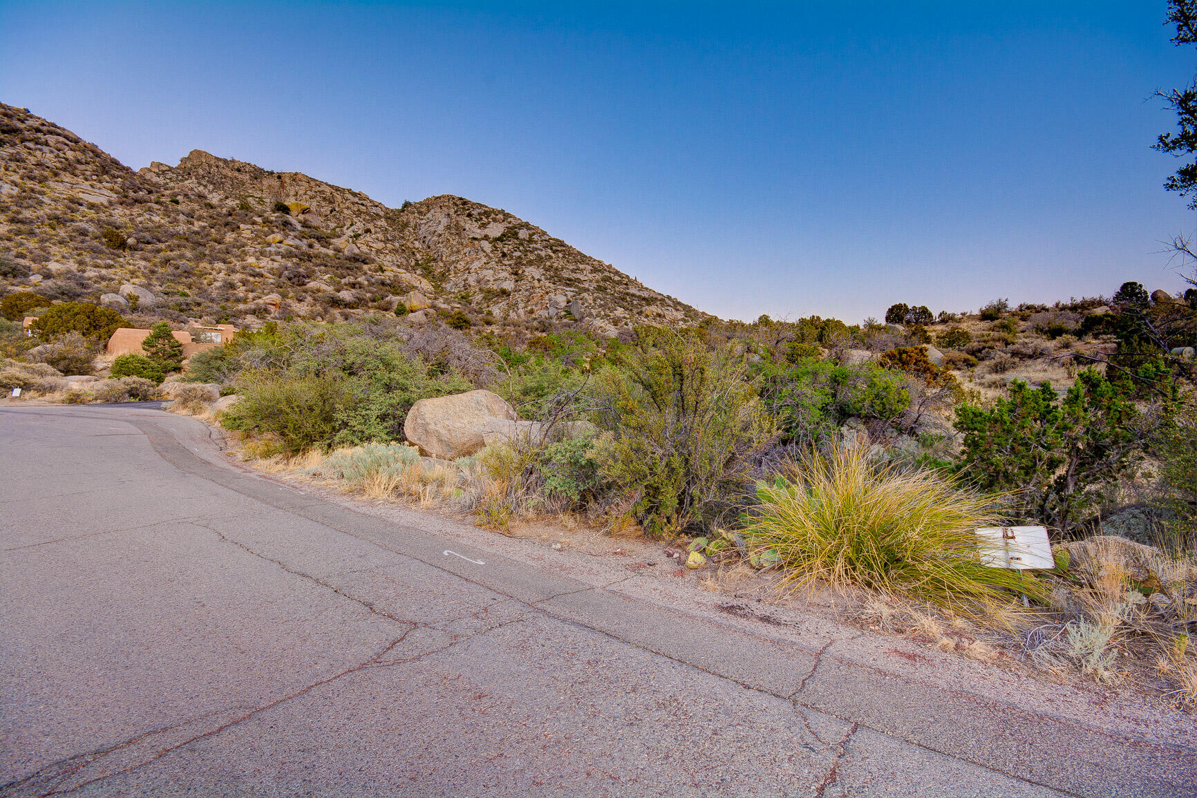 Photo 3 — 9 La Luz Trail NE
