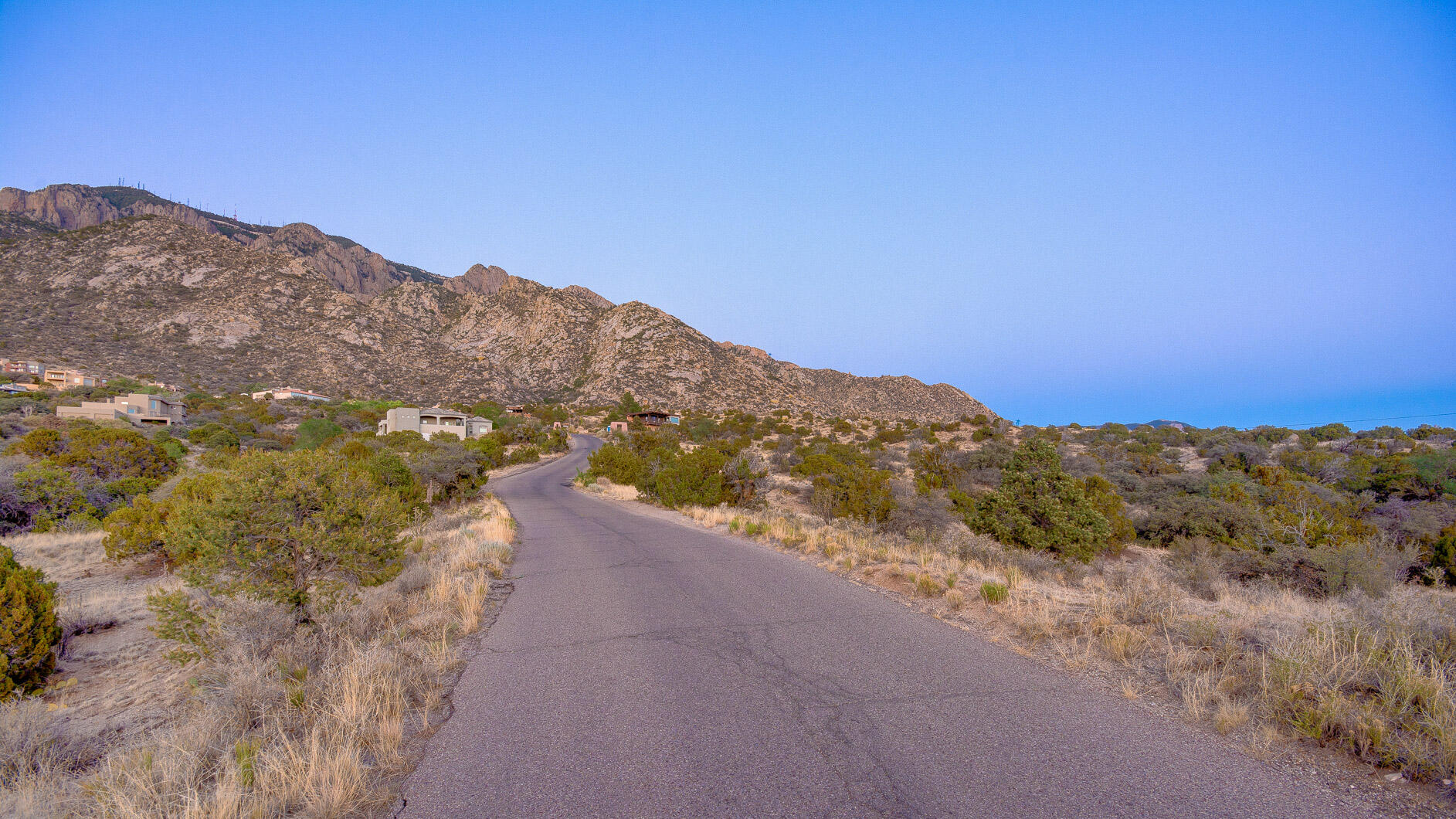 Photo 2 — 9 La Luz Trail NE