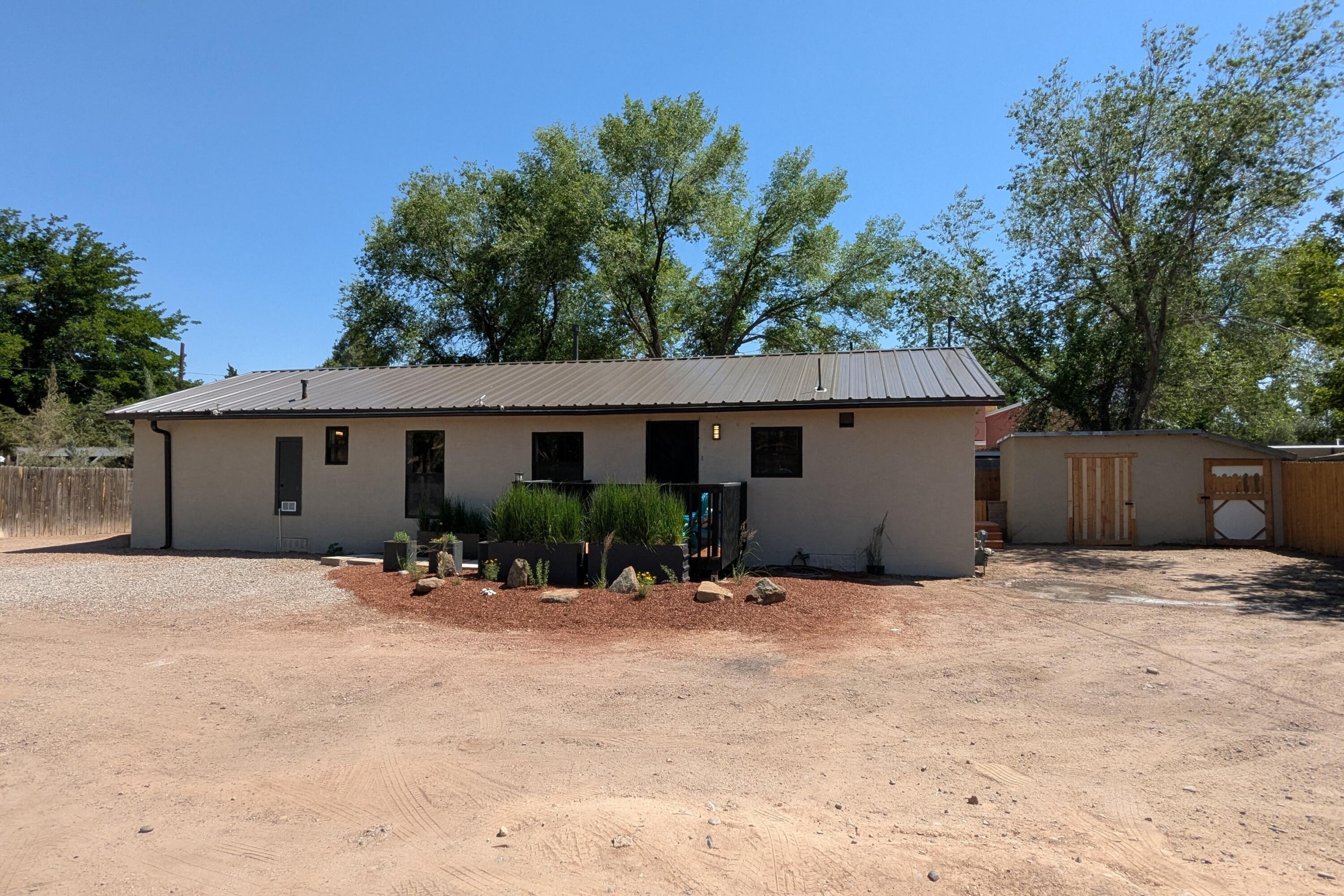Photo 4 — 10031 Guadalupe Trail NW A