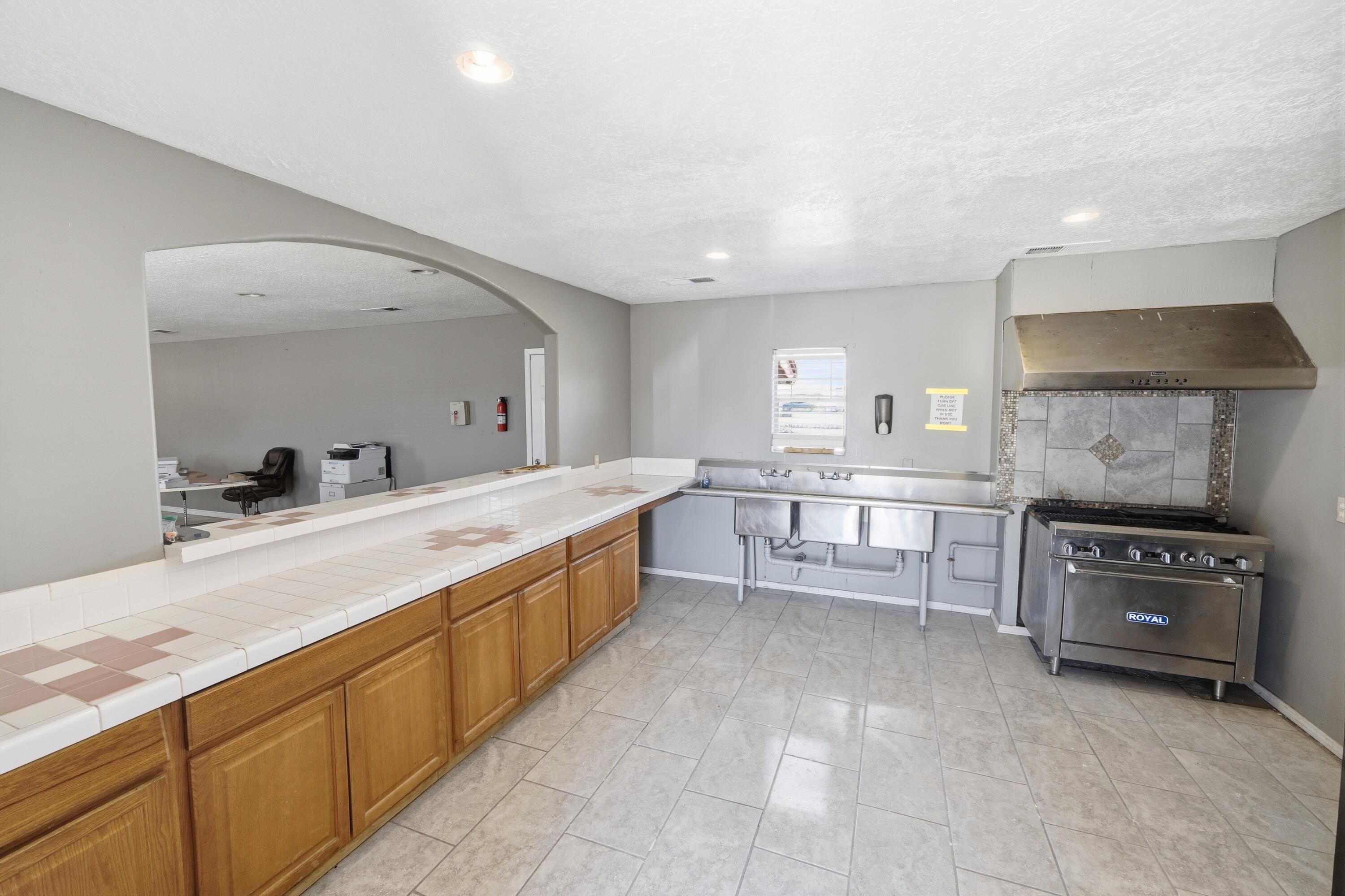 Photo 2 — 606 Romero Street