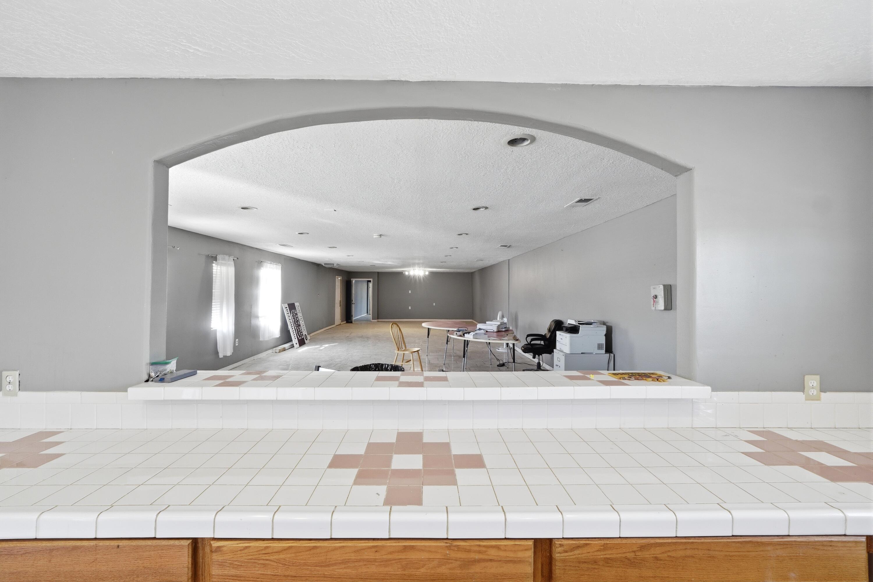 Photo 7 — 606 Romero Street