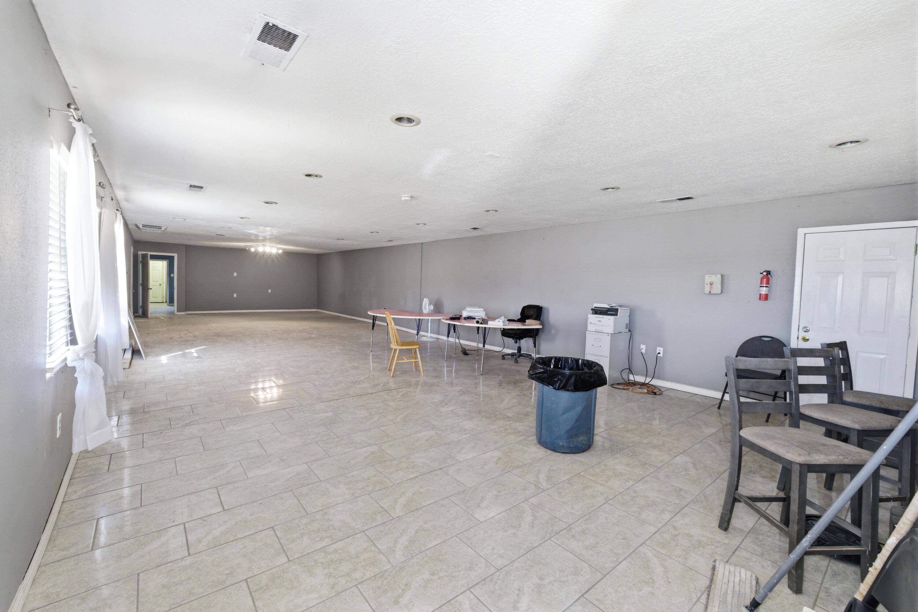 Photo 11 — 606 Romero Street