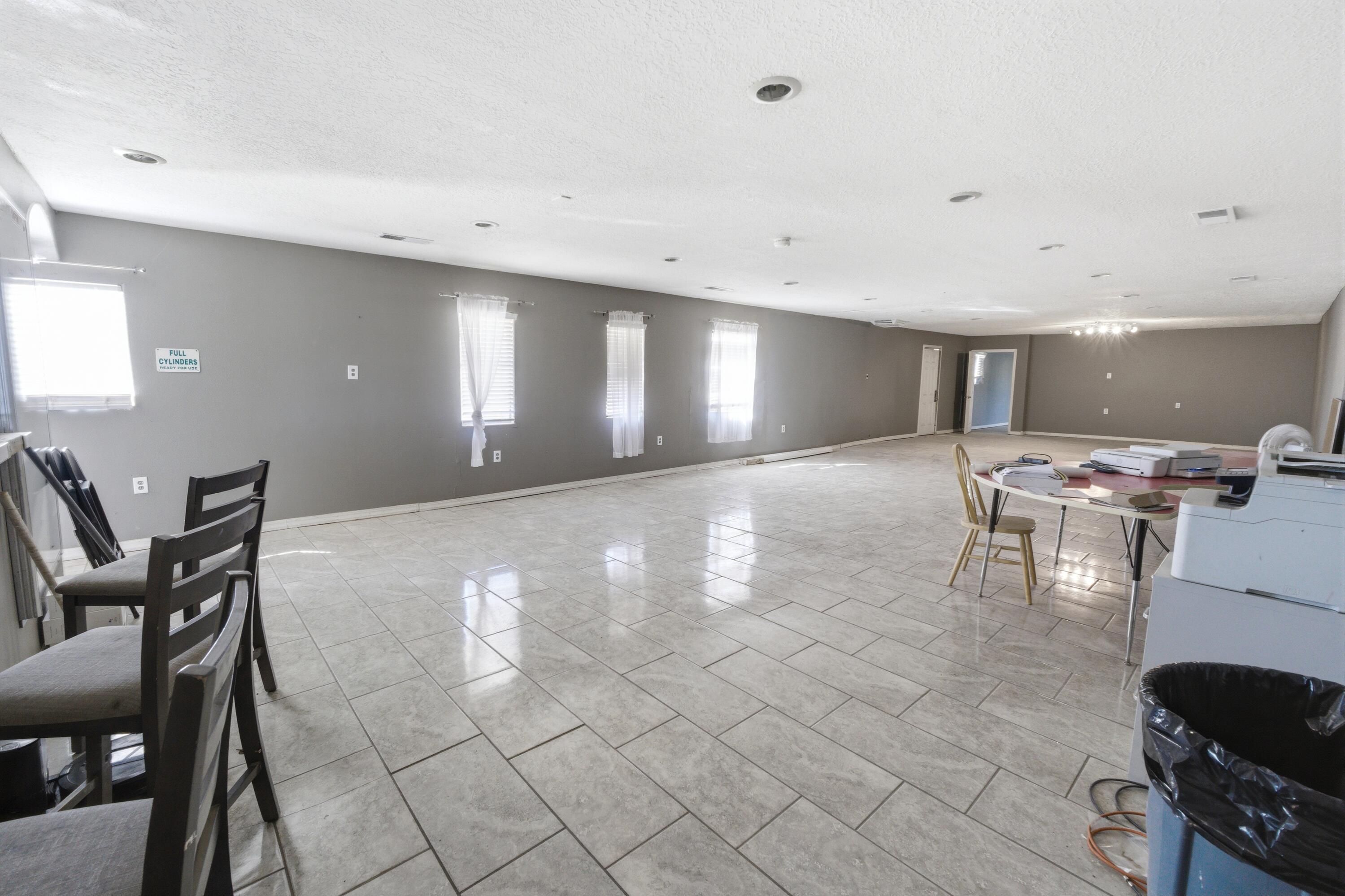 Photo 12 — 606 Romero Street