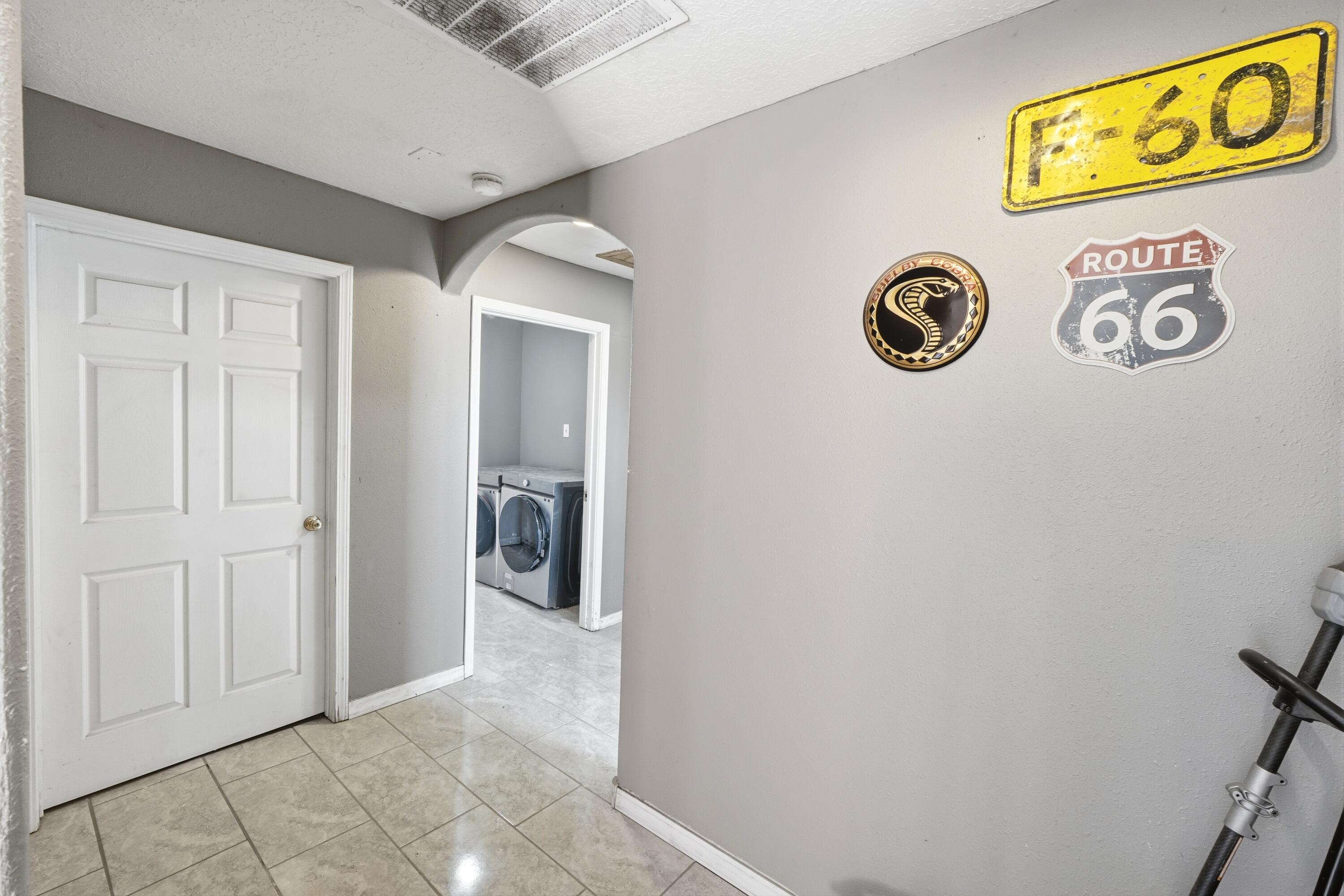 Photo 14 — 606 Romero Street