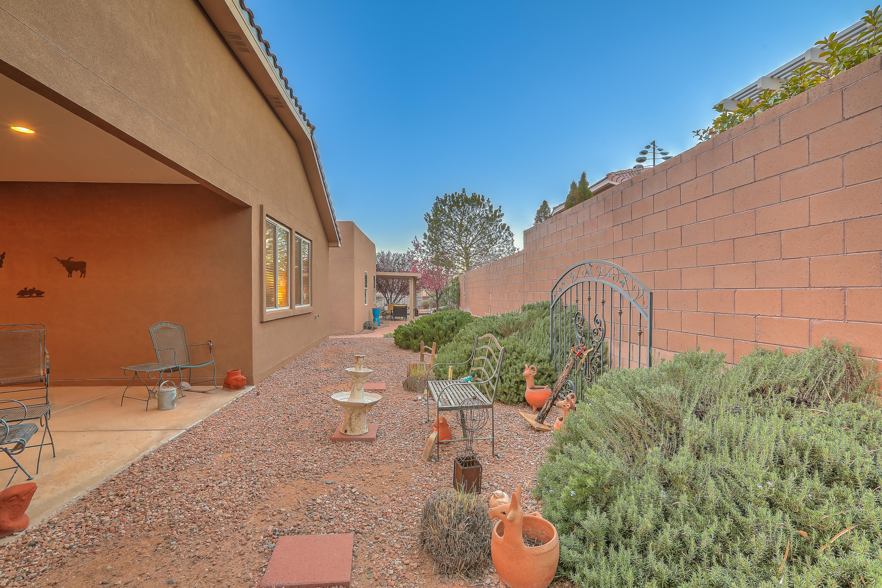 Photo 15 — 929 Evening Primrose Lane