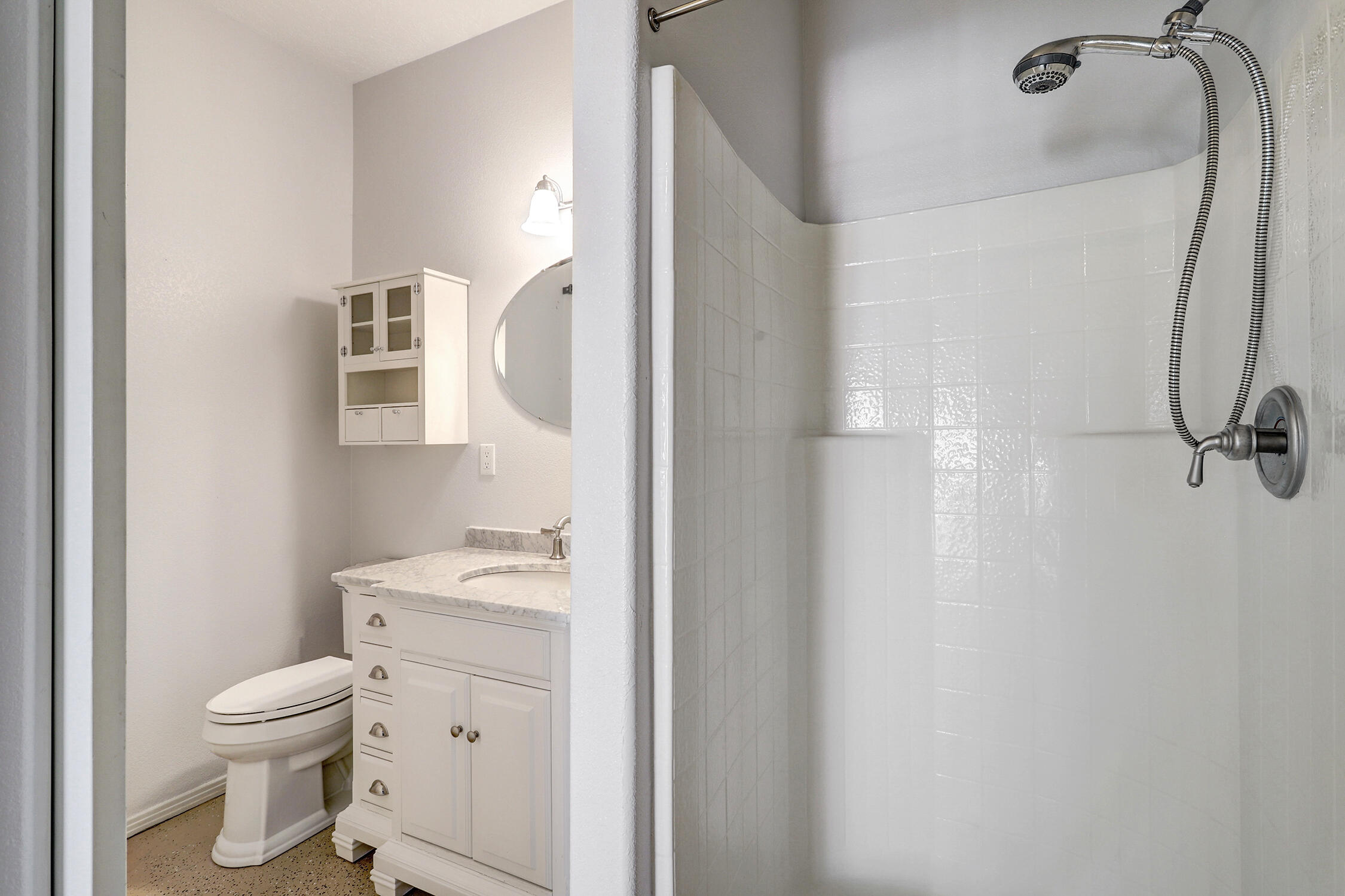 Photo 17 — 6702 Oersted Road NE