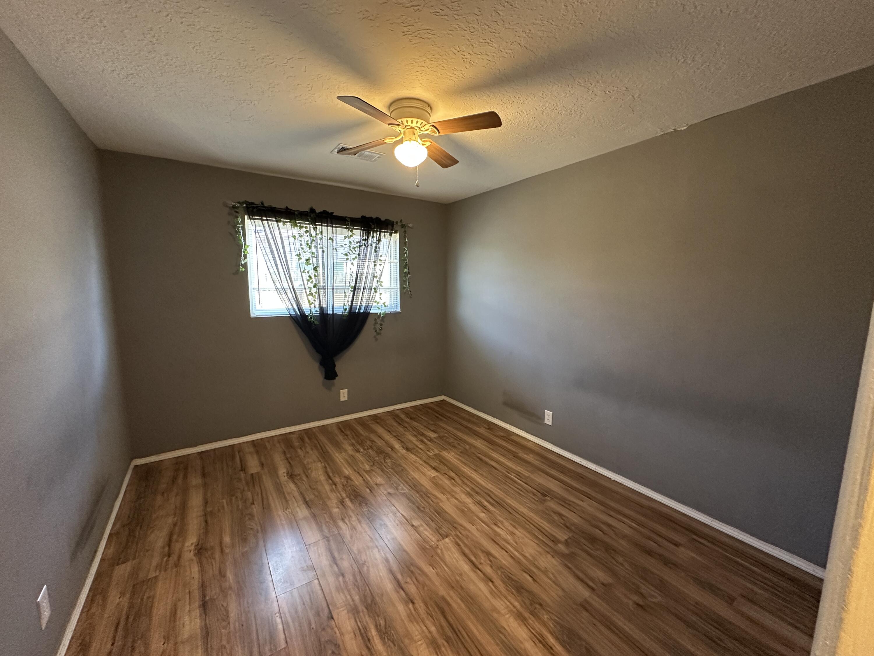 Photo 10 — 6209 Sunset Gardens Road SW