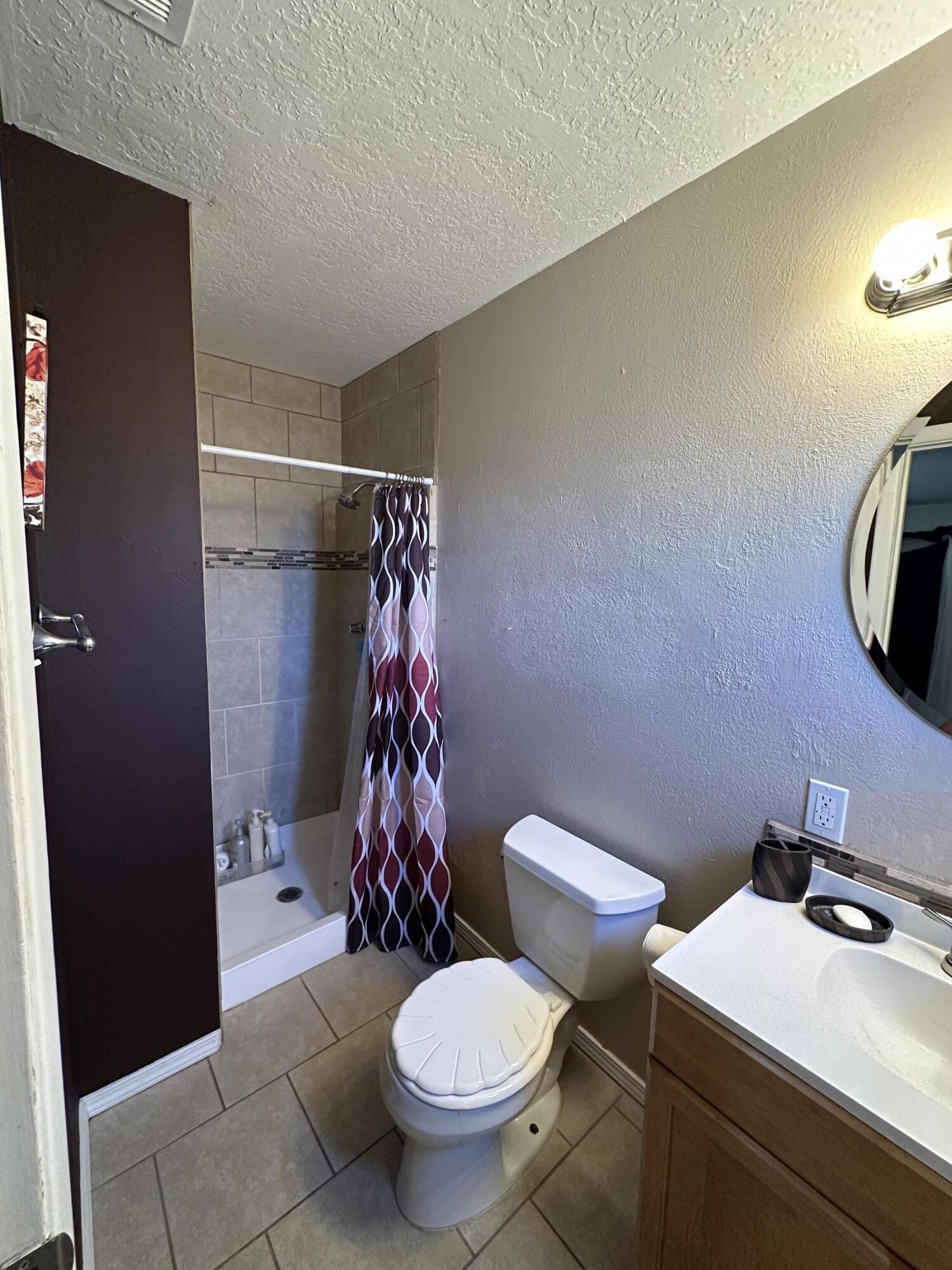 Photo 5 — 6209 Sunset Gardens Road SW