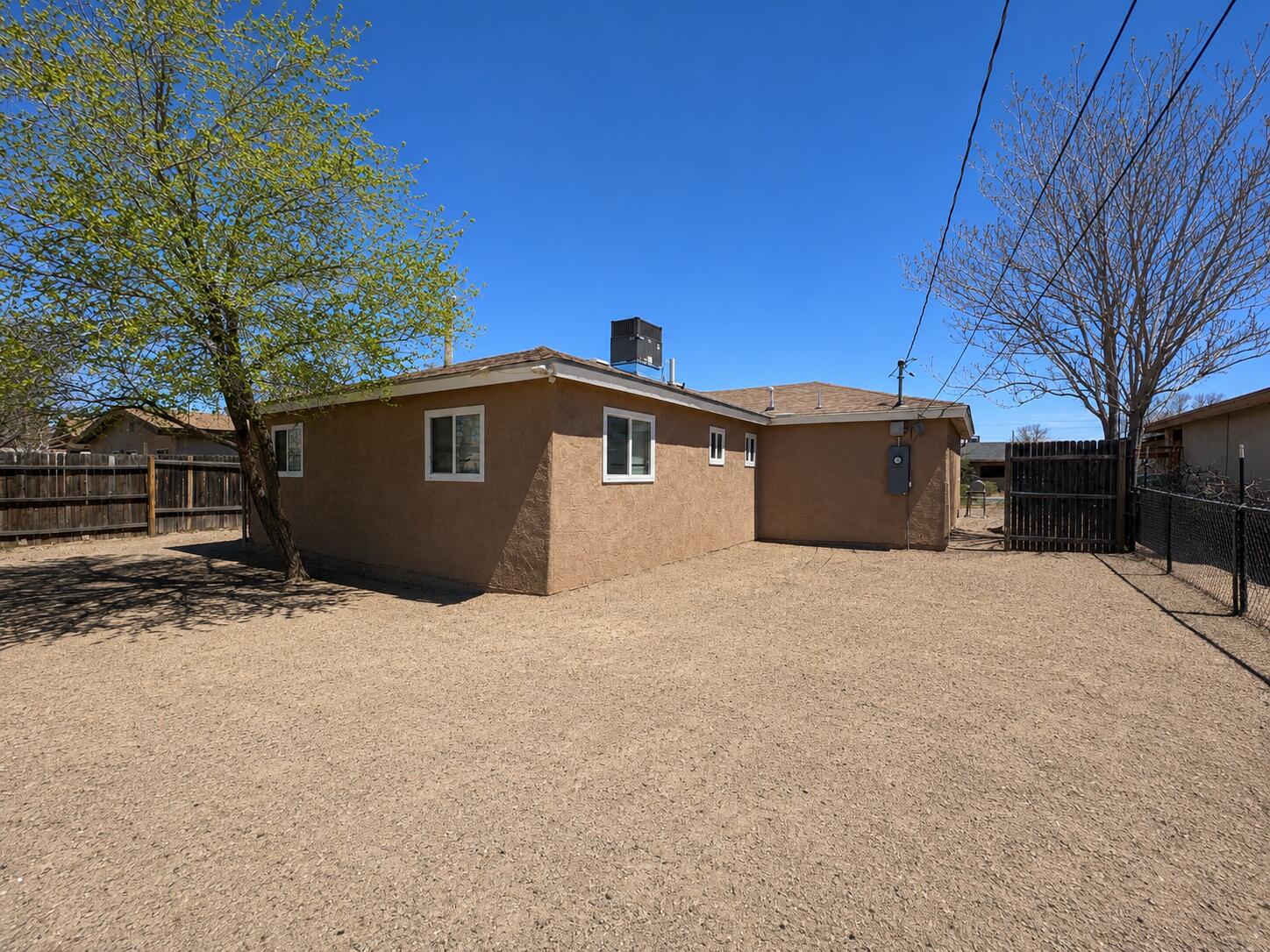 Photo 3 — 6209 Sunset Gardens Road SW