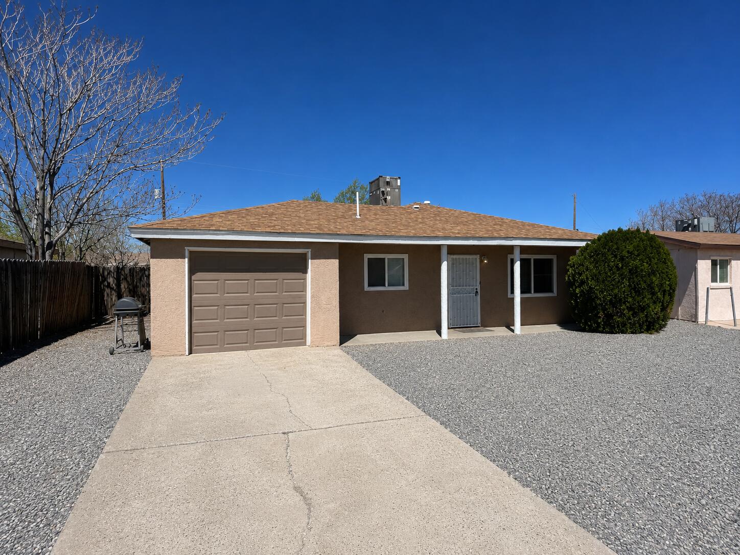 Photo 2 — 6209 Sunset Gardens Road SW