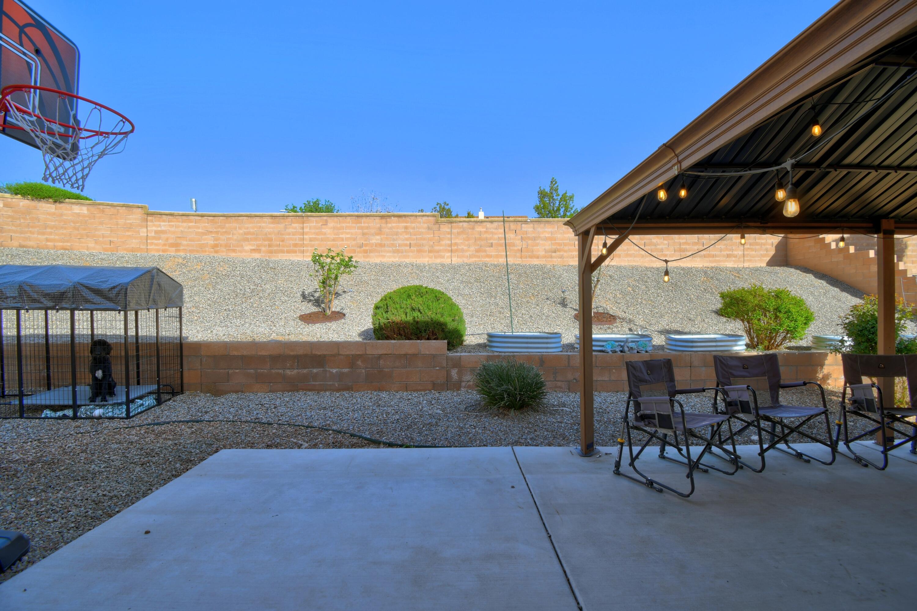 Photo 7 — 920 Colibri Avenue NW