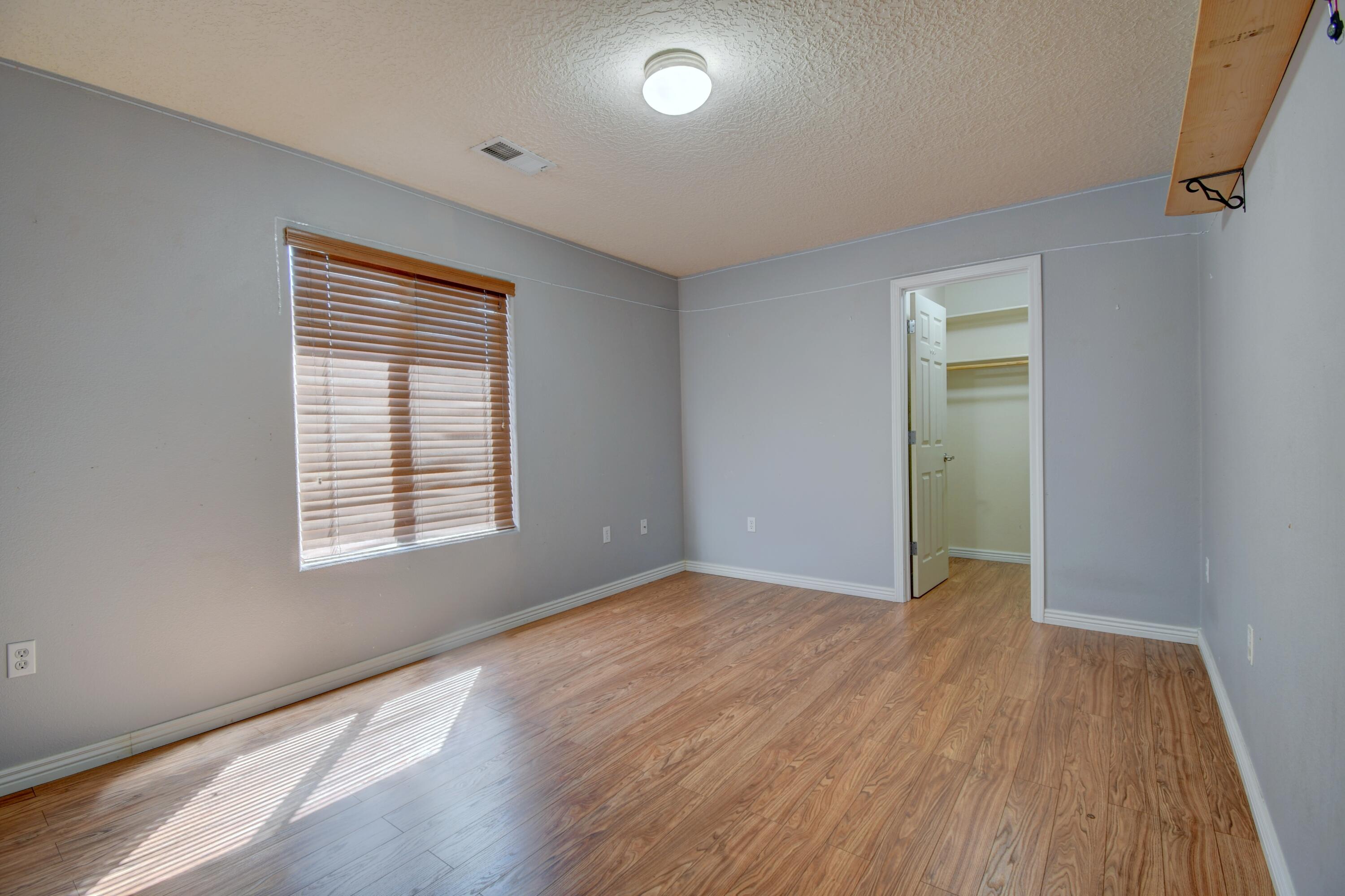 Photo 9 — 920 Colibri Avenue NW