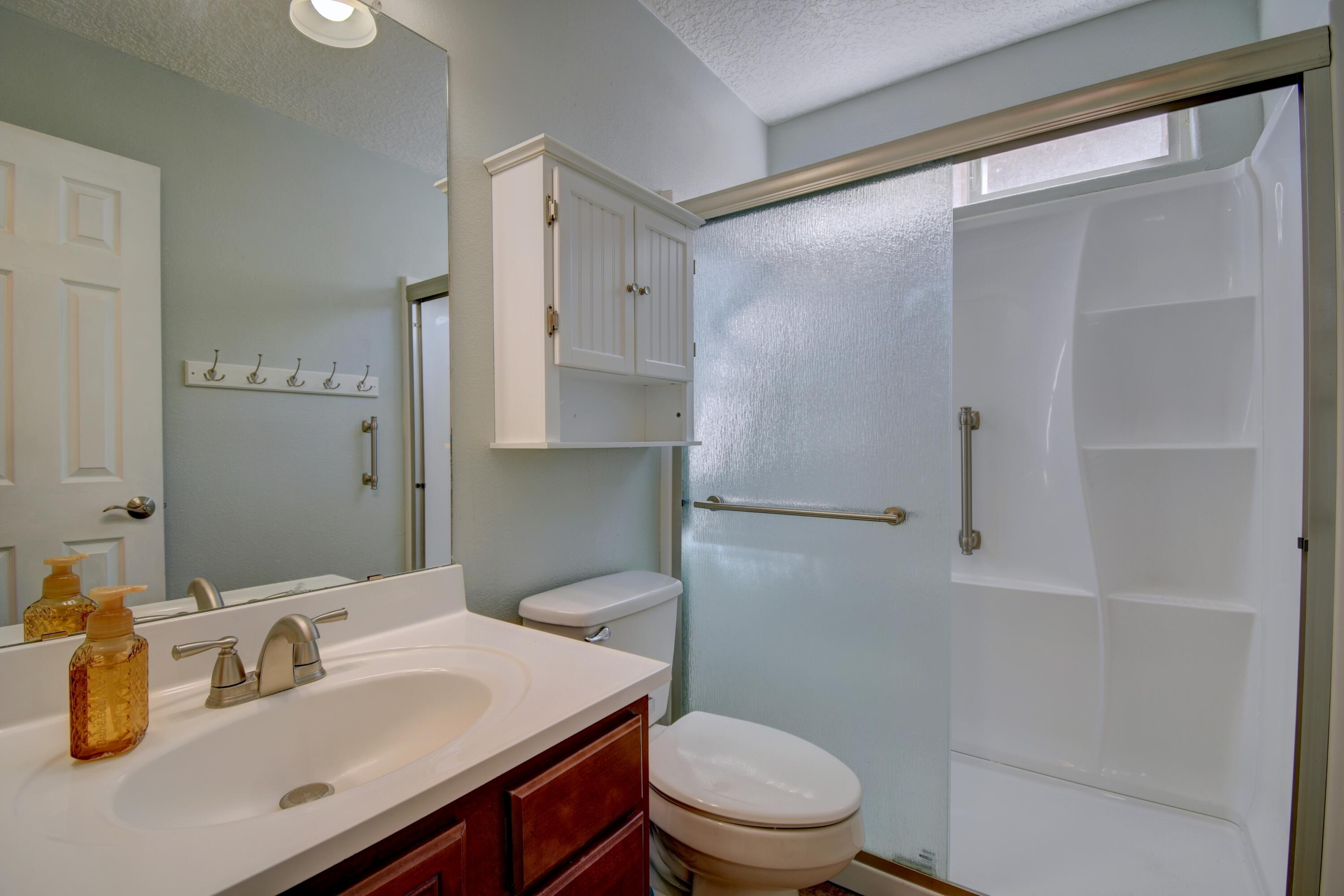 Photo 14 — 920 Colibri Avenue NW