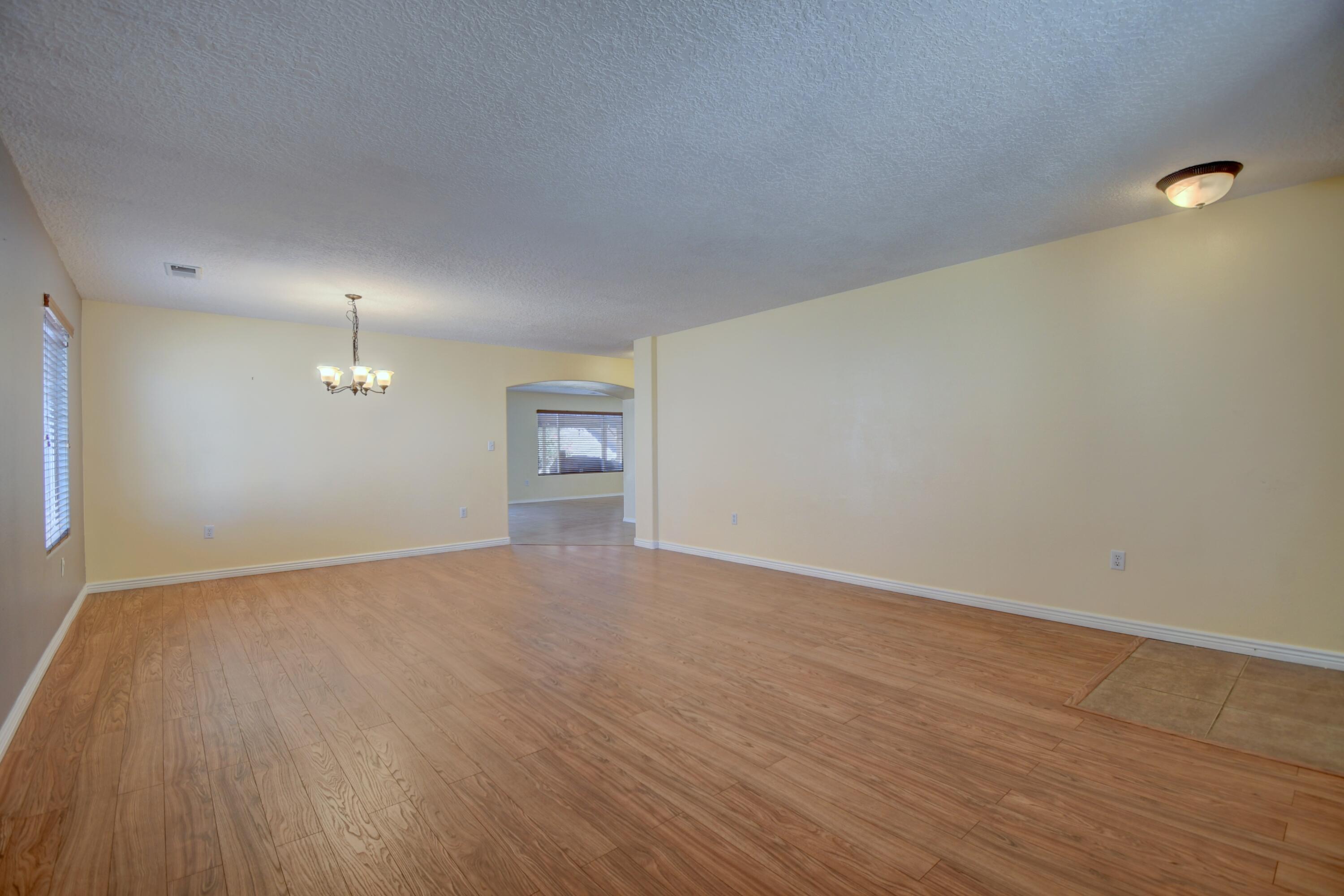 Photo 15 — 920 Colibri Avenue NW