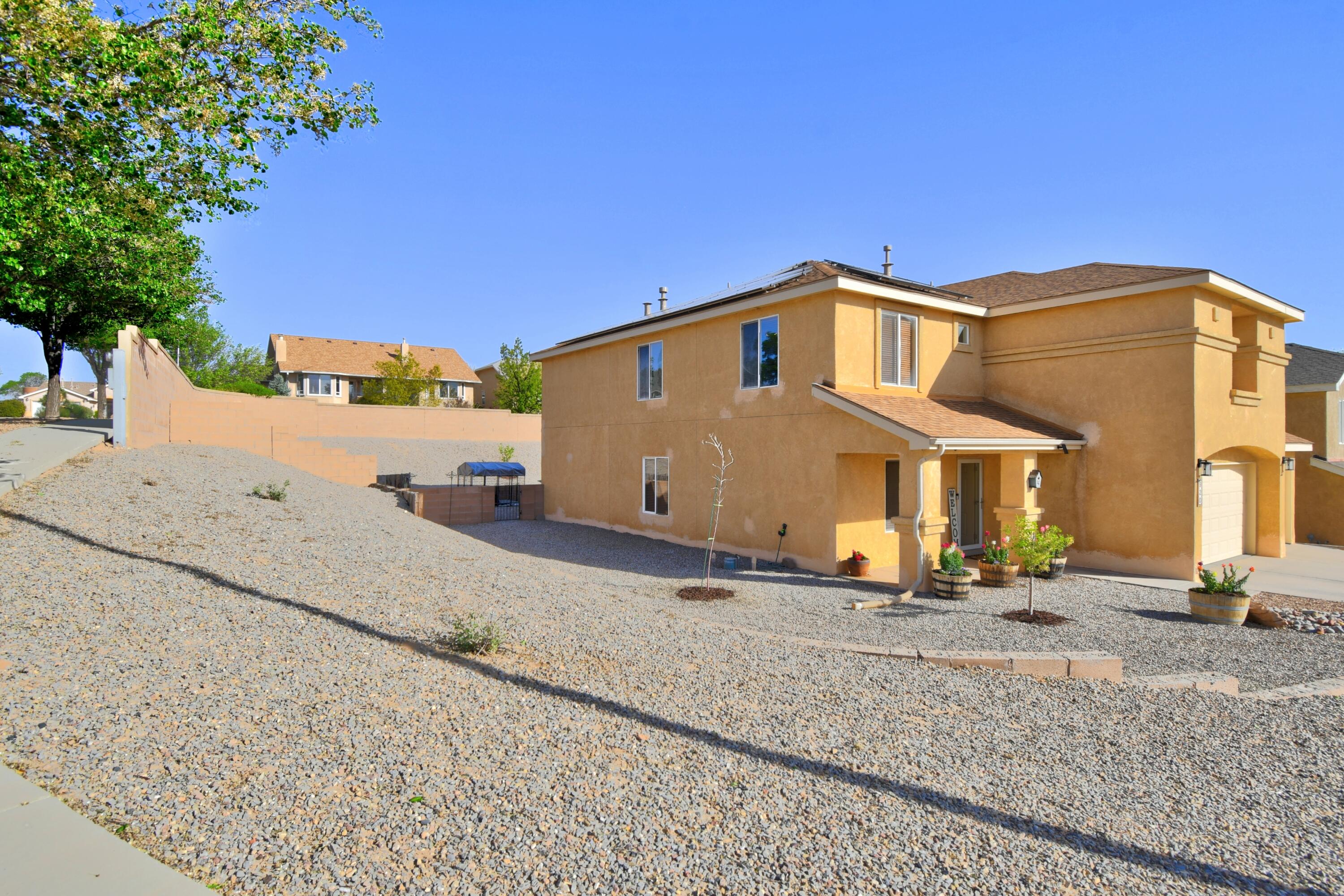 Photo 3 — 920 Colibri Avenue NW