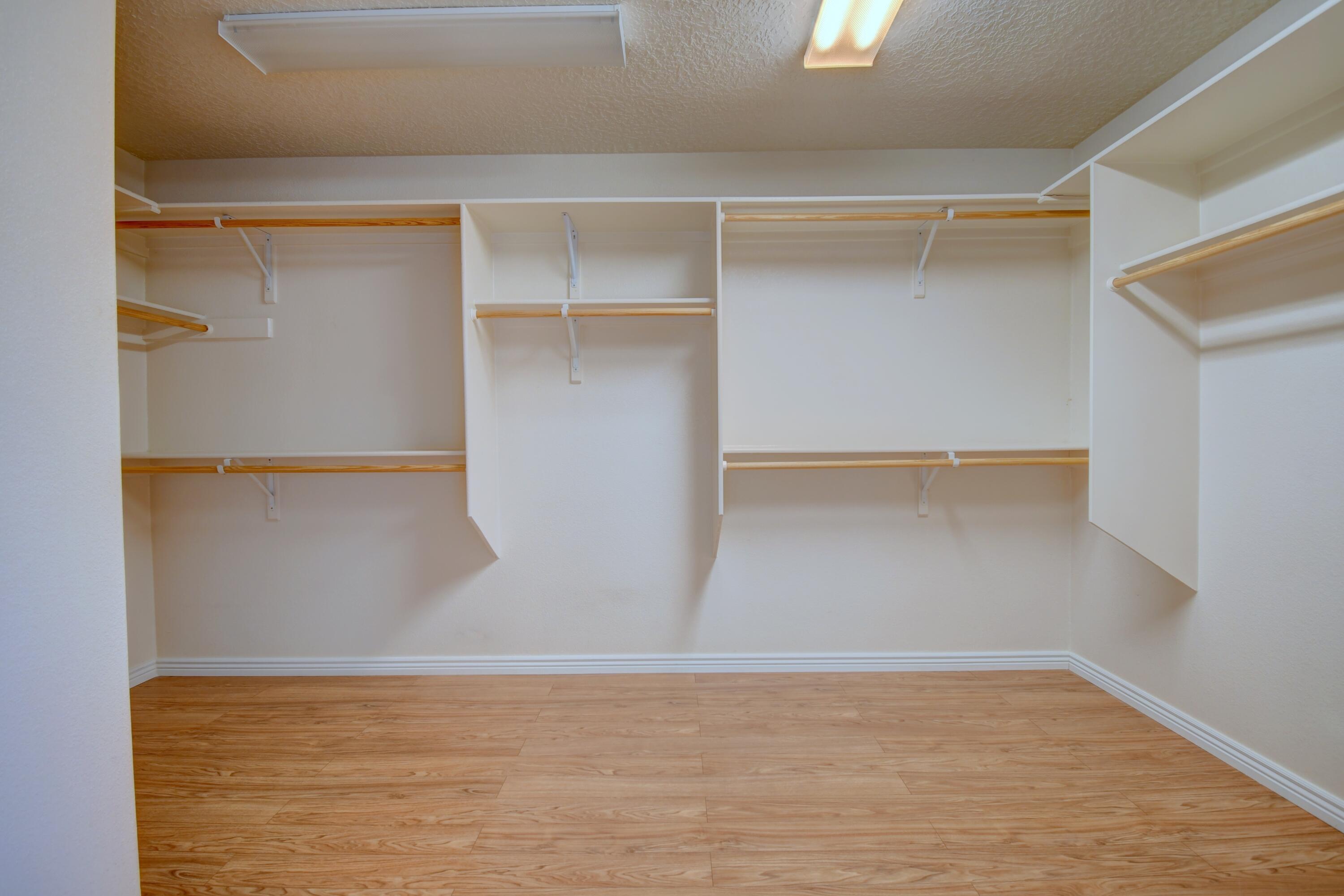Photo 19 — 920 Colibri Avenue NW