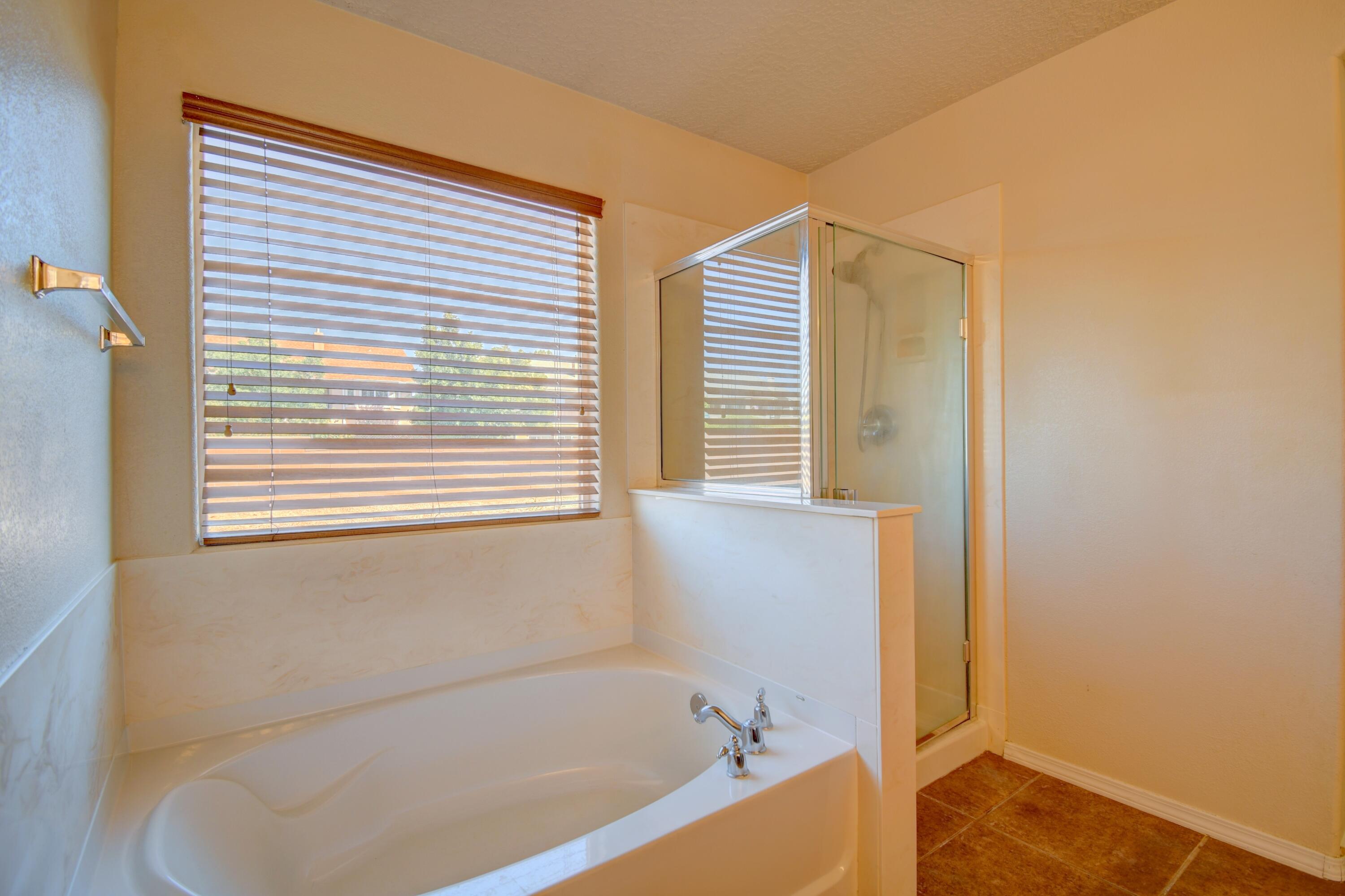 Photo 20 — 920 Colibri Avenue NW